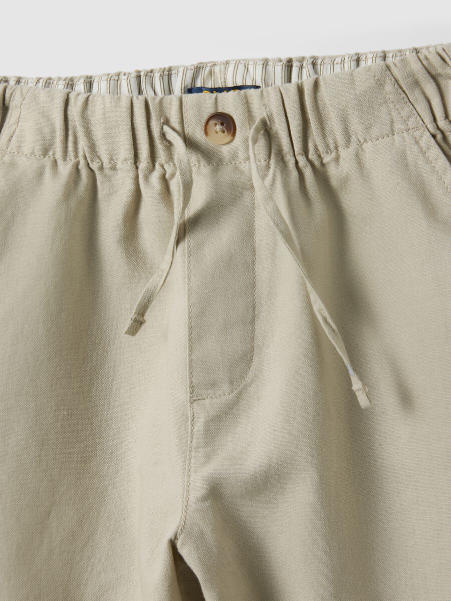 Shorts in misto lino beige da bambino oversize fit_2