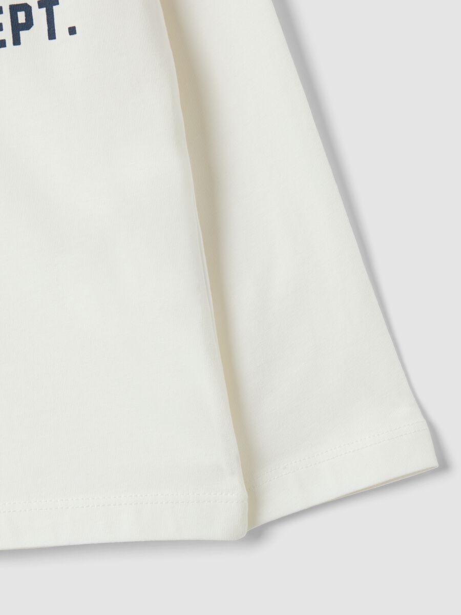 T-shirt bianca in puro cotone organico con stampa college per bambino_3