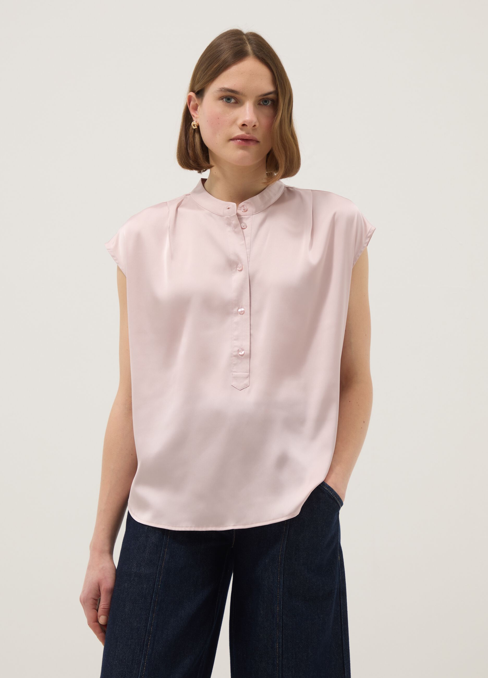 Regular fit pink short-sleeve blouse with a Mandarin collar