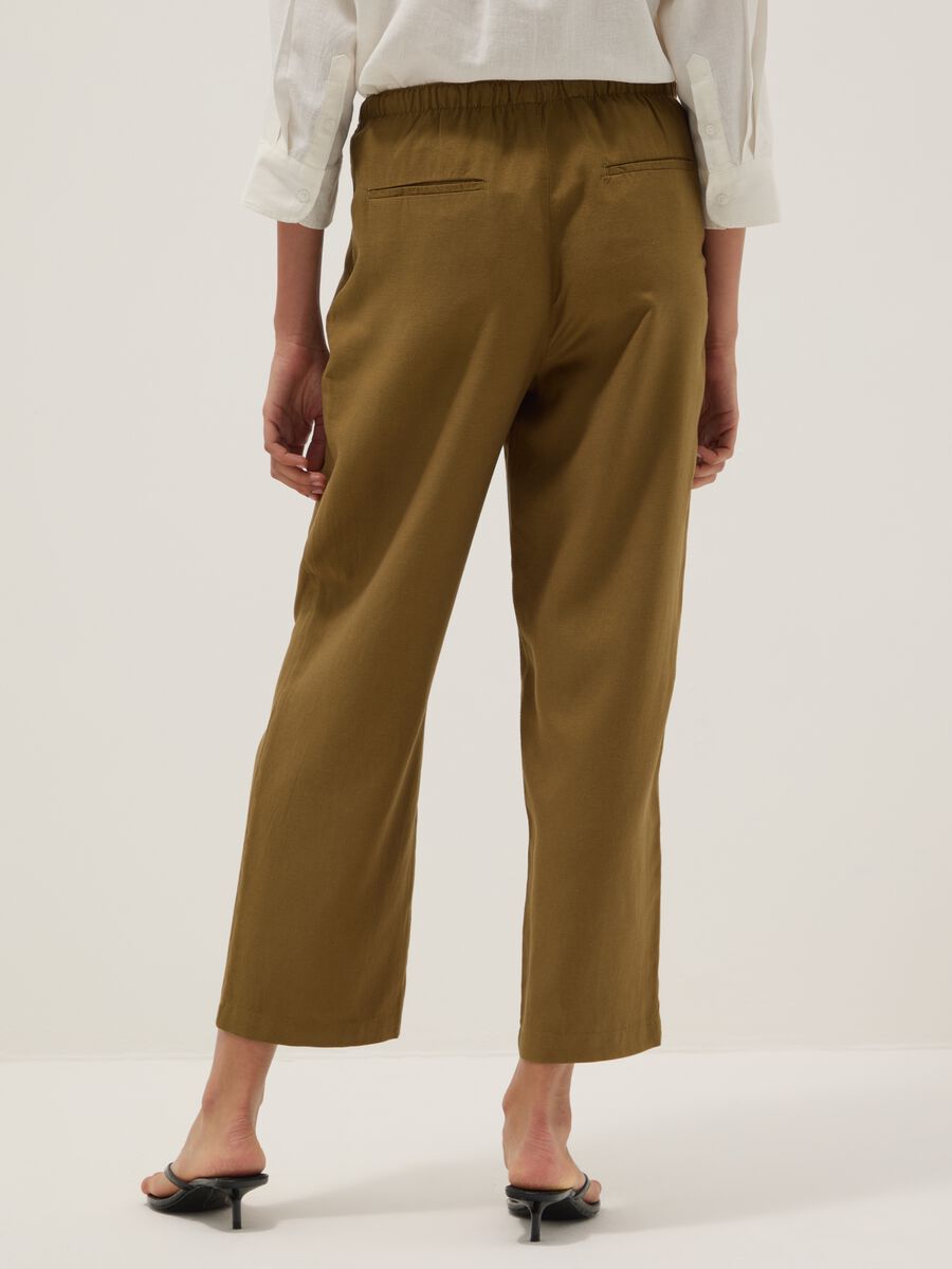 Pantaloni in misto viscosa e lino marroni straight fit con coulisse_2