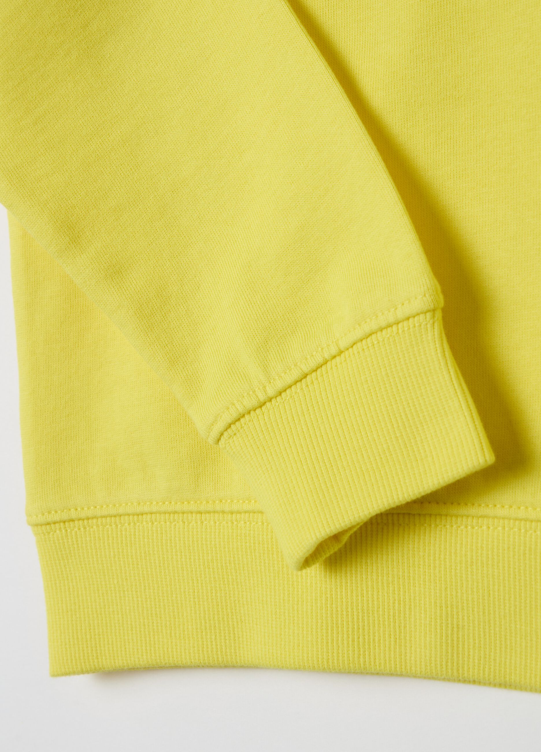 Solid colour sweatshirt with round neck