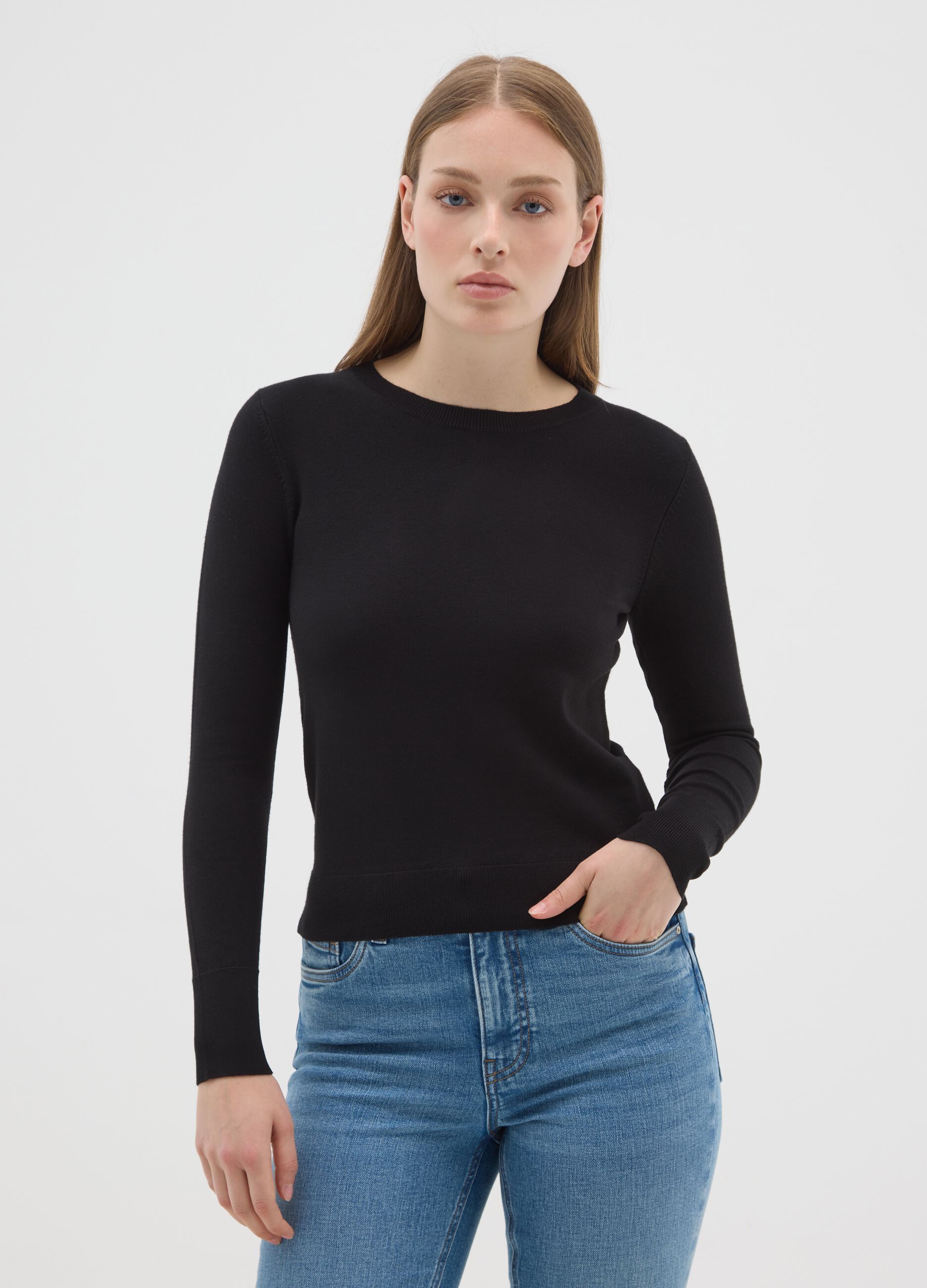 Black fitted sweater