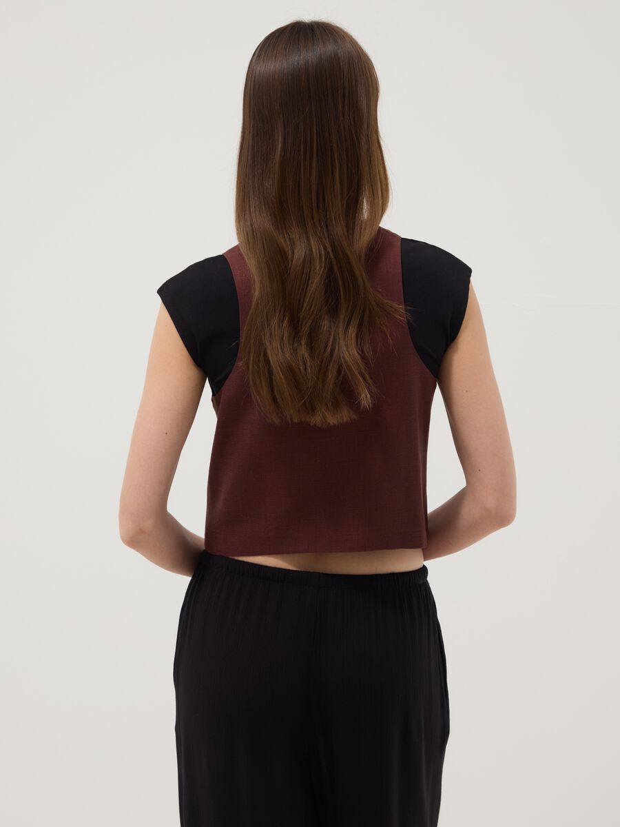 Gilet marrone in misto viscosa e lino regular fit_3