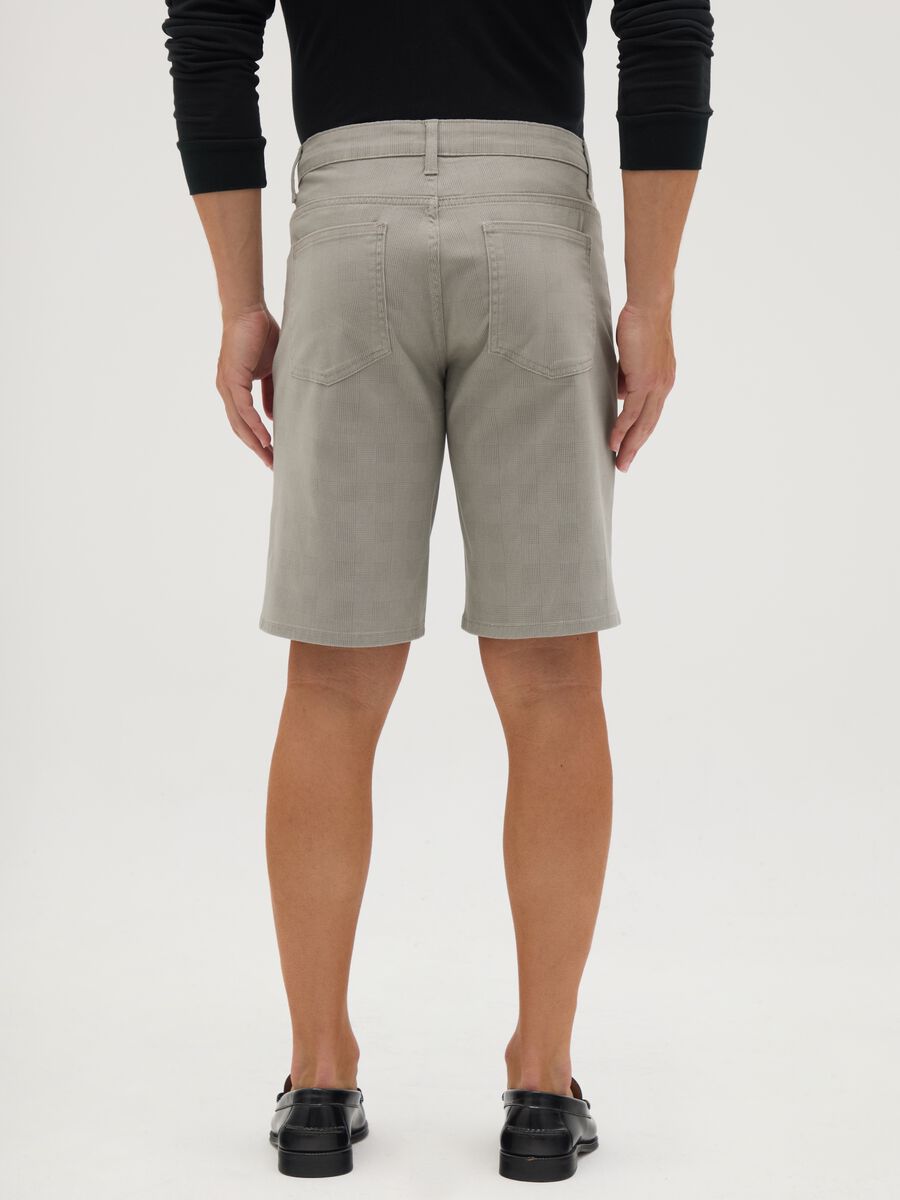 Men’s grey regular-fit shorts in stretch cotton_3