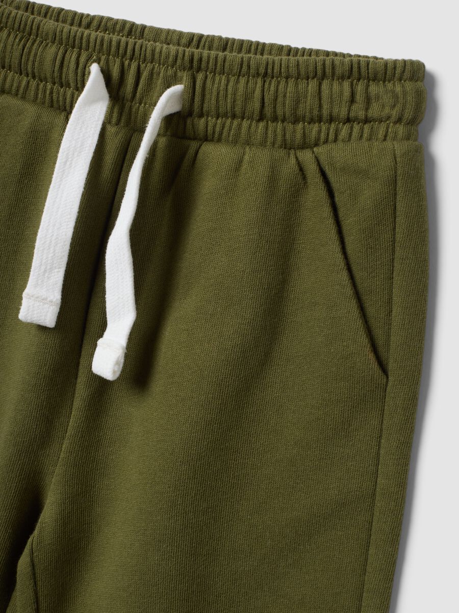 Pantaloni jogger verdi in puro cotone con stampa macchina per bimbo_2