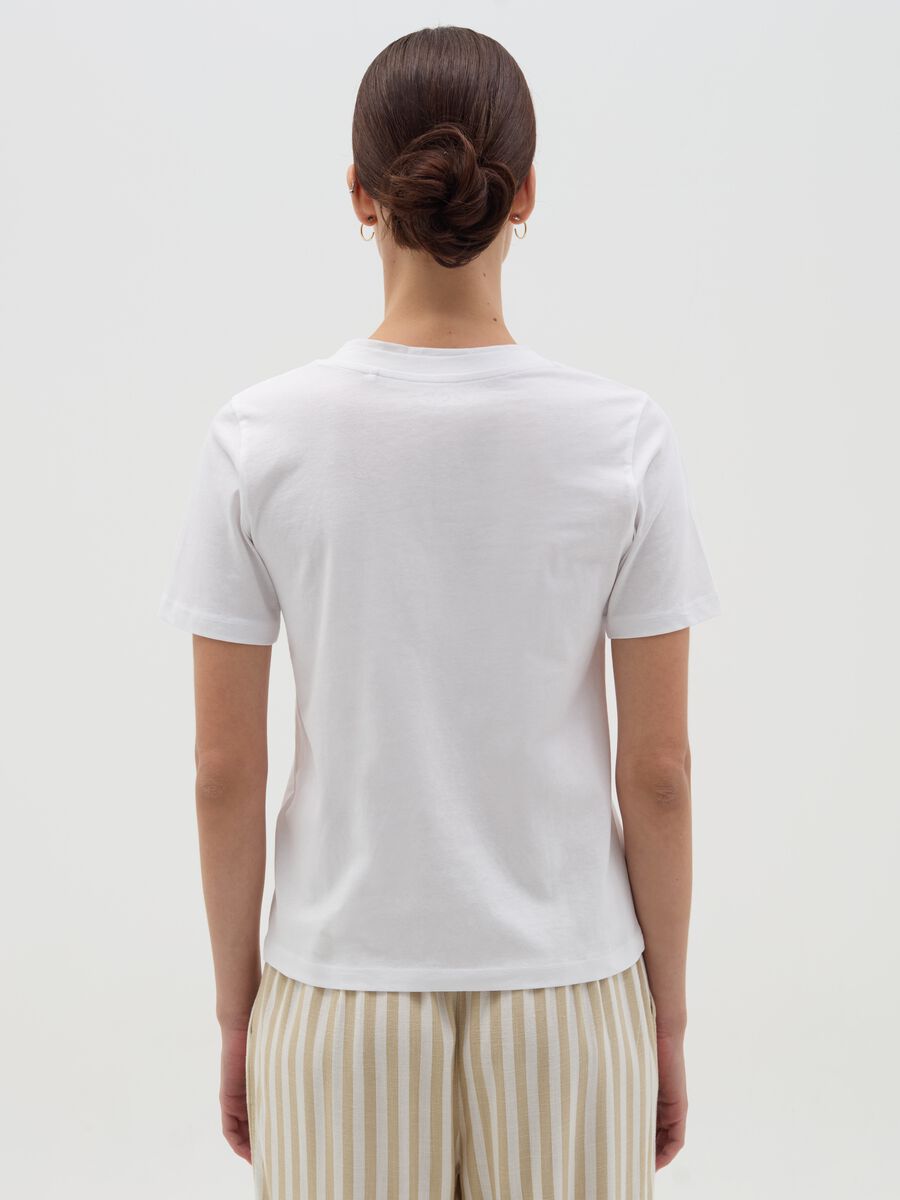 White T-shirt with V neck_3