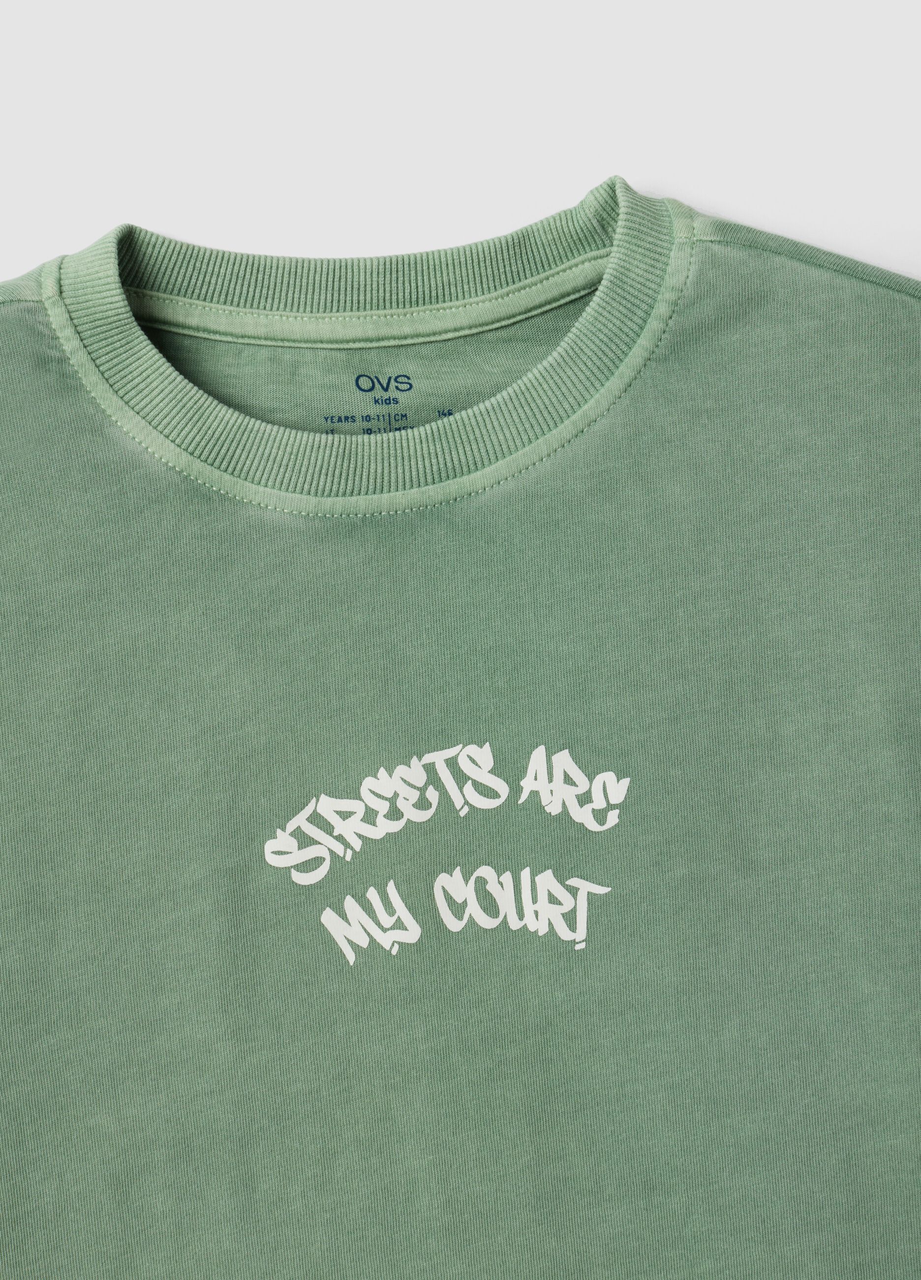 Green oversized pure cotton T-shirt with "Streets are my court" slogan for boys