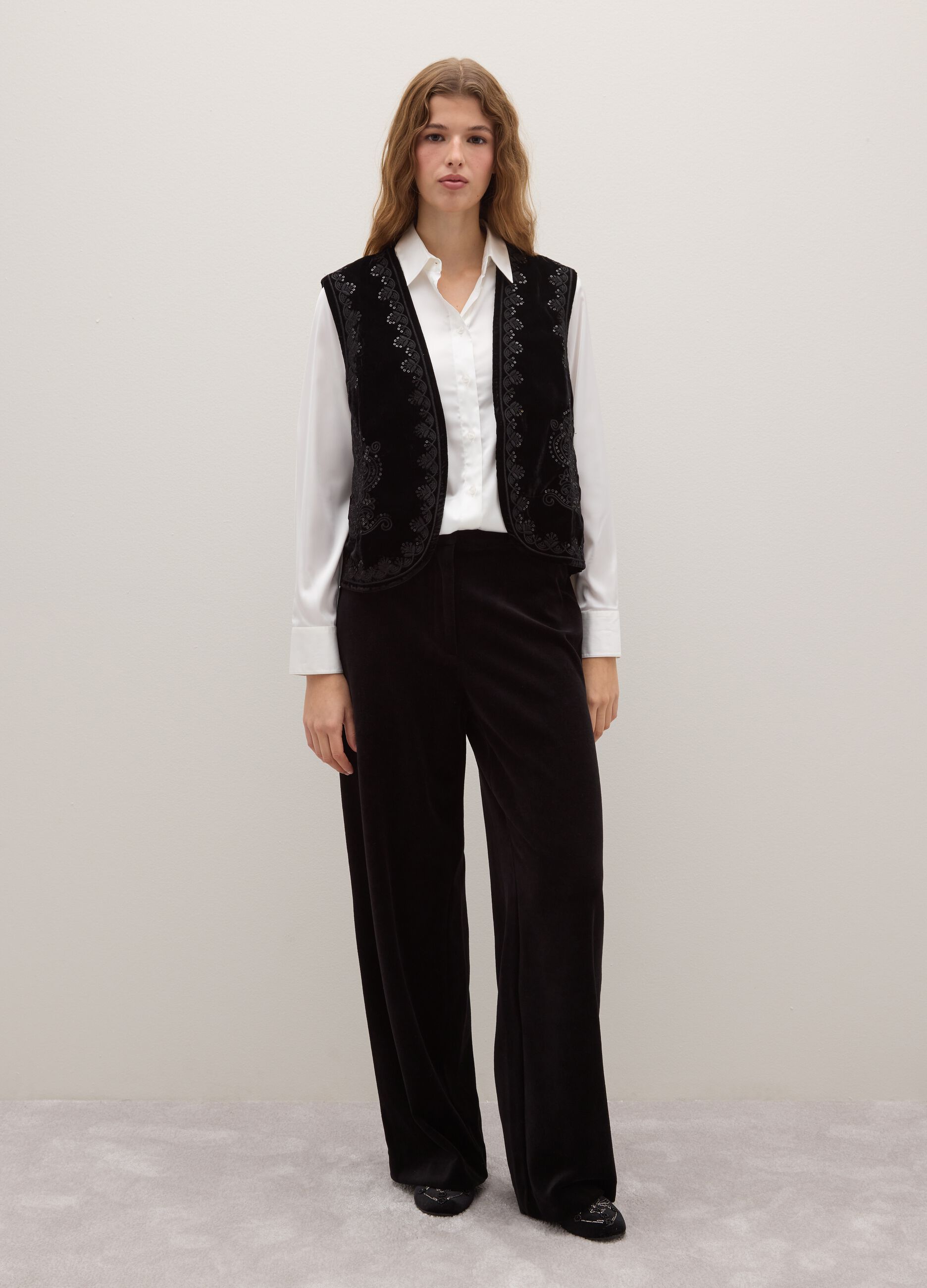 Hand-embroidered black slim fit waistcoat