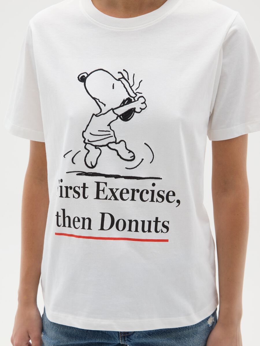 Women's pure cotton white T-shirt relaxed fit with Snoopy print_2