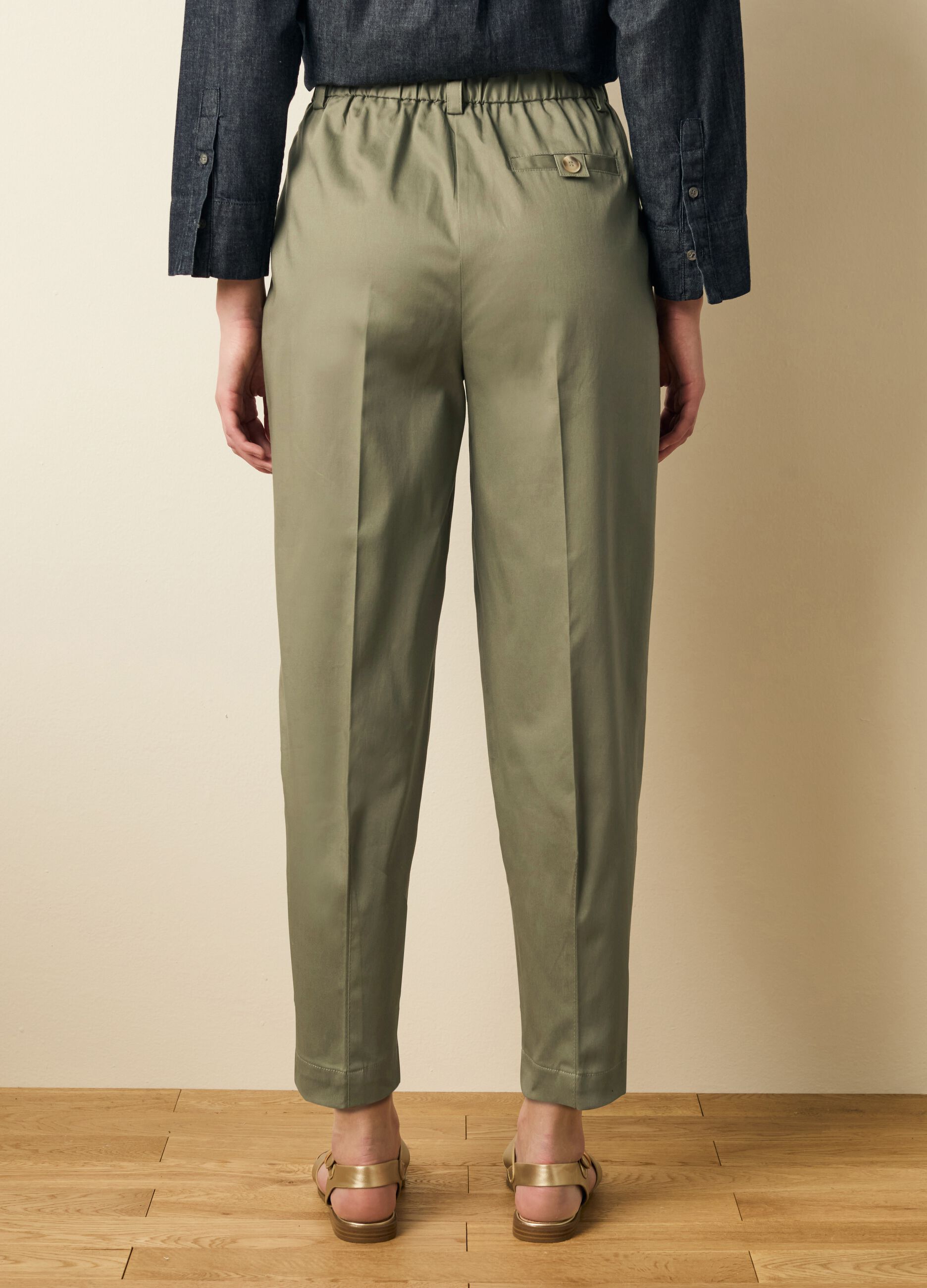 Cropped chino trousers with darts