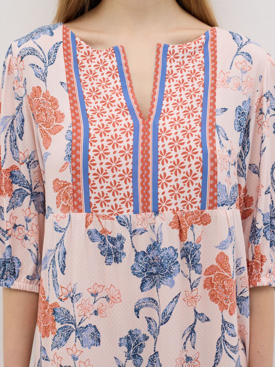 Orange and light blue nightdress with floral print_3