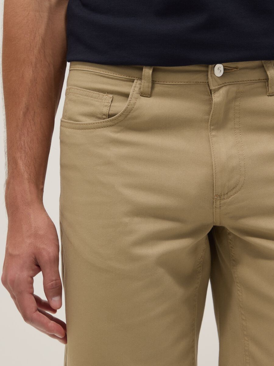 Beige pure cotton regular-fit shorts_3