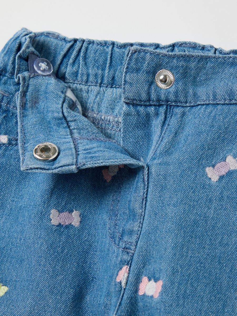 Denim shorts with candy embroidery for girls_3