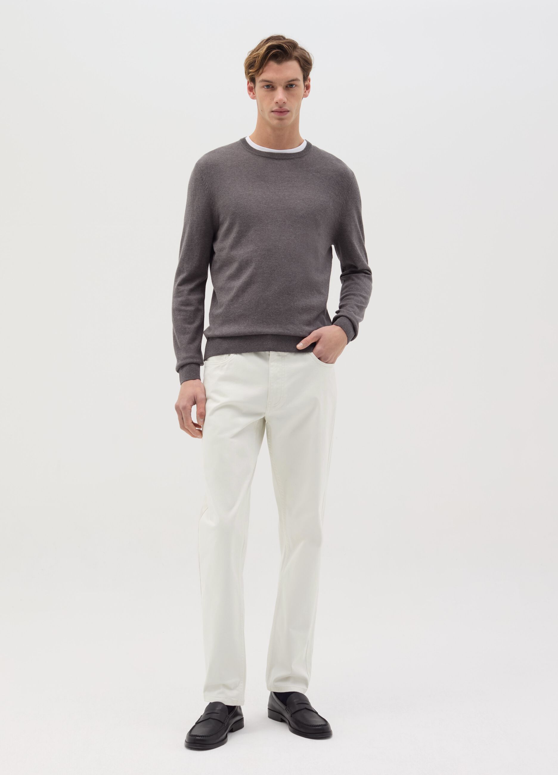 Slim-fit trousers with five pockets