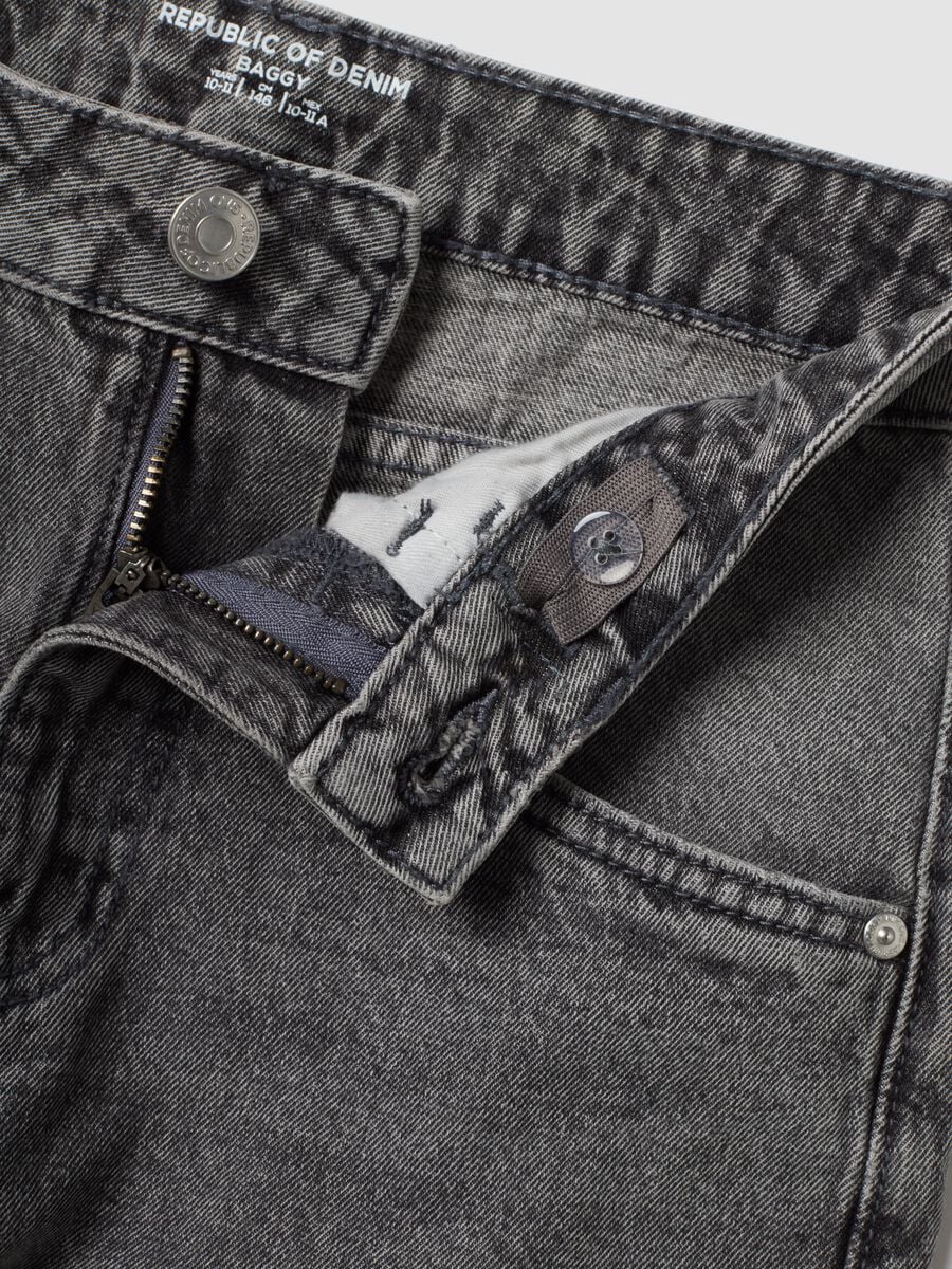 Jeans grigi in puro cotone baggy fit per ragazzo_2