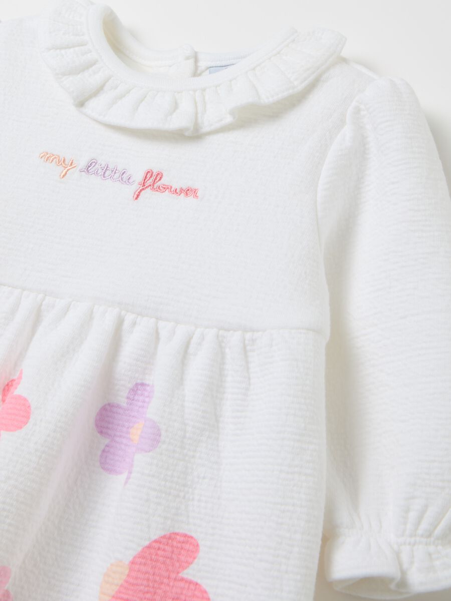 Crêpe onesie with "My little flower" embroidery_3