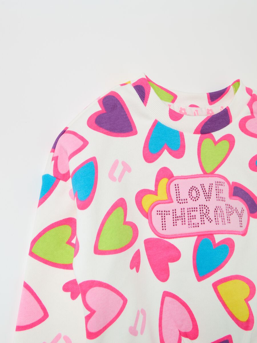 Sweatshirt with multicoloured hearts print and diamantés_2