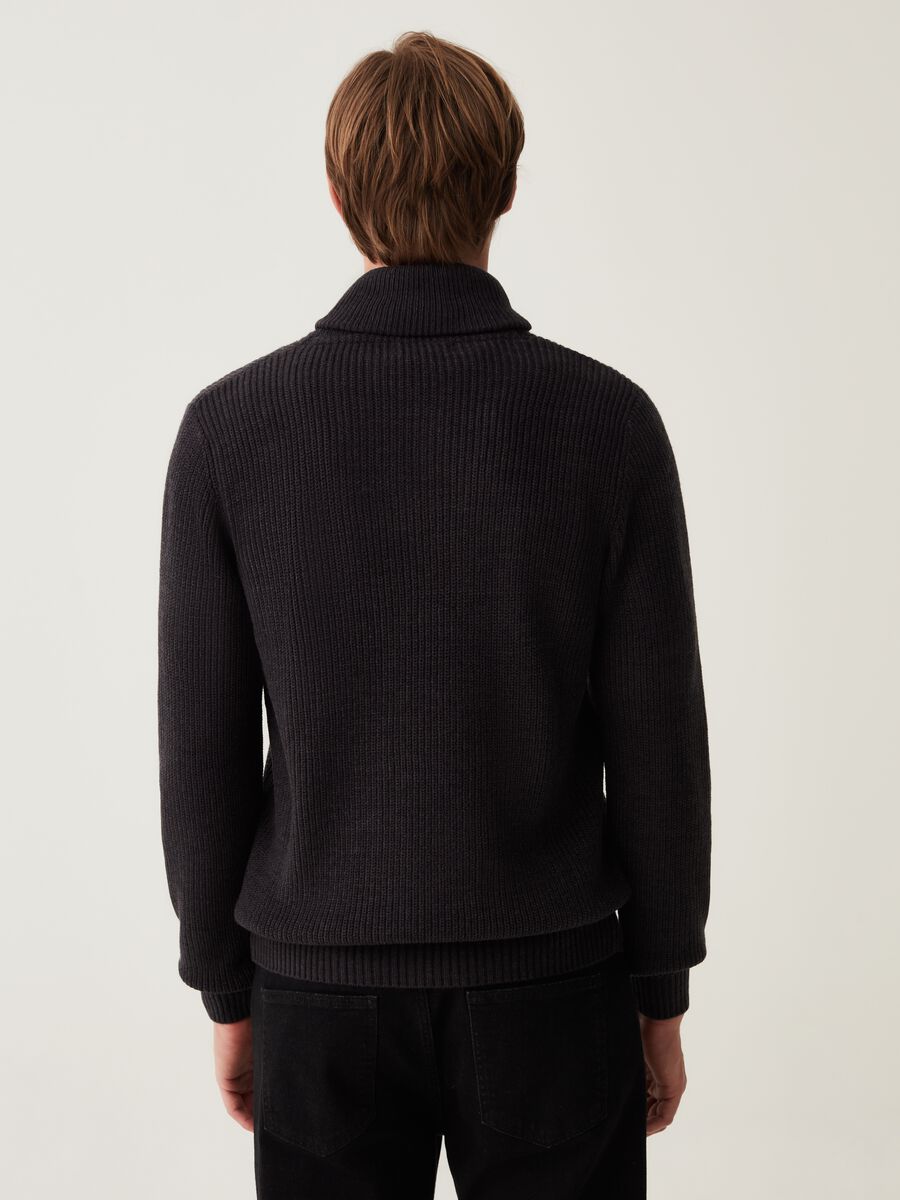 Pullover con collo a scialle_2