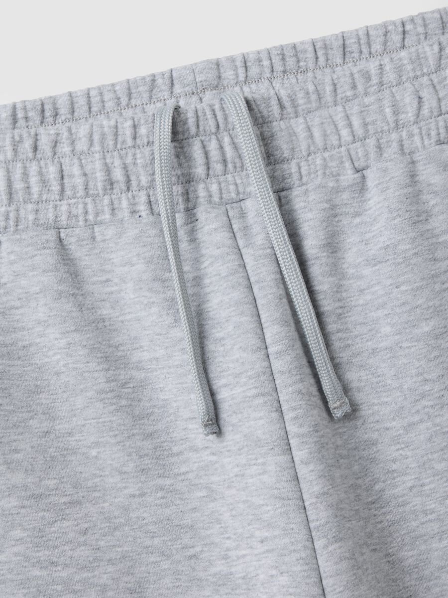 Grey Stretch Cotton Regular Fit Bermuda Shorts_5
