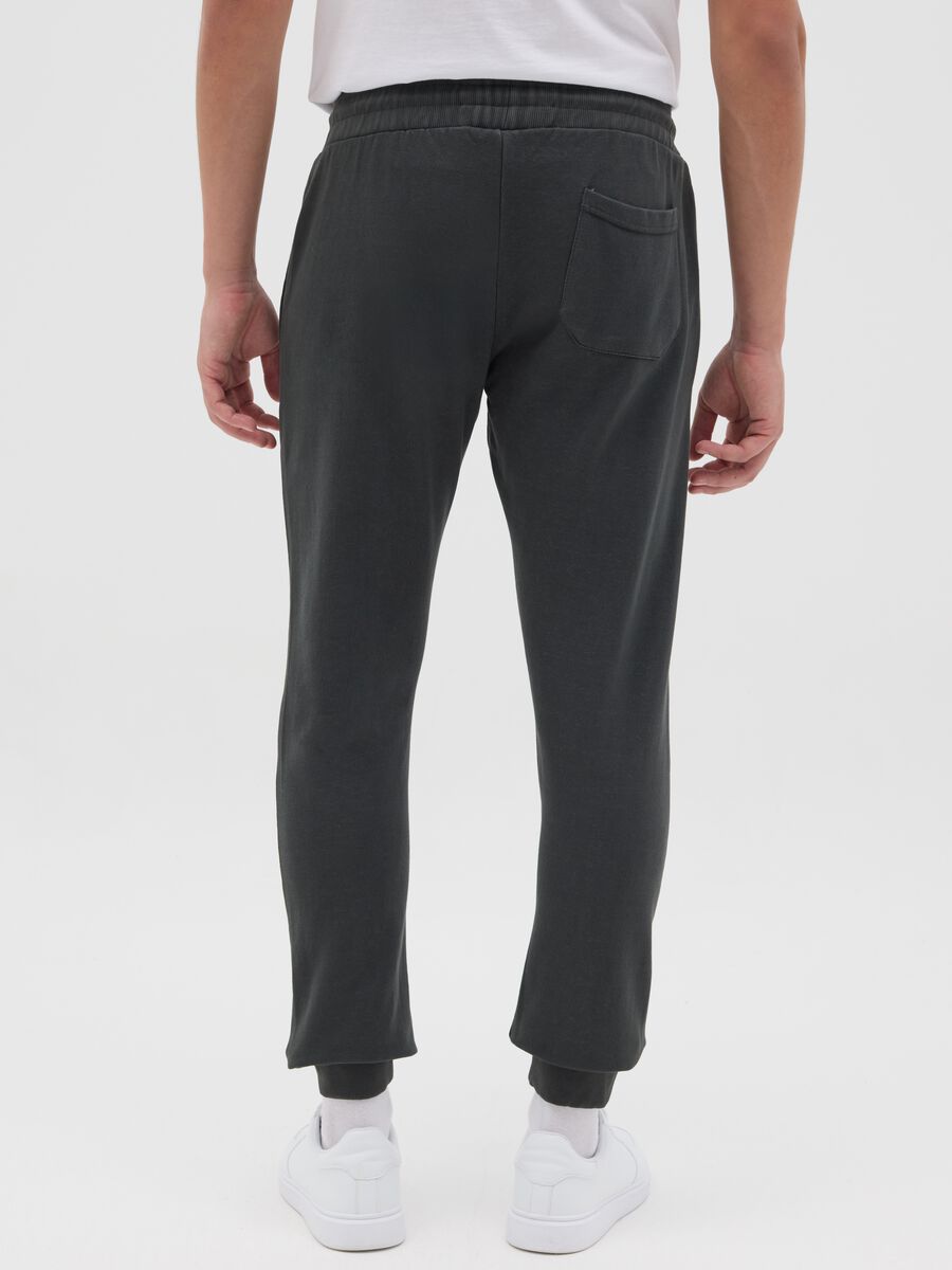 Slim-fit joggers with drawstring and logo print_2