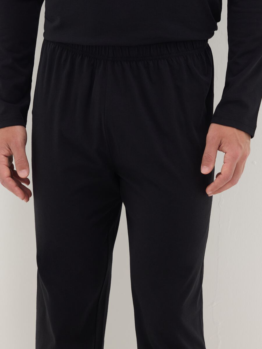 Black long sleeve pyjamas with a V-neck in pure cotton, regular fit_3