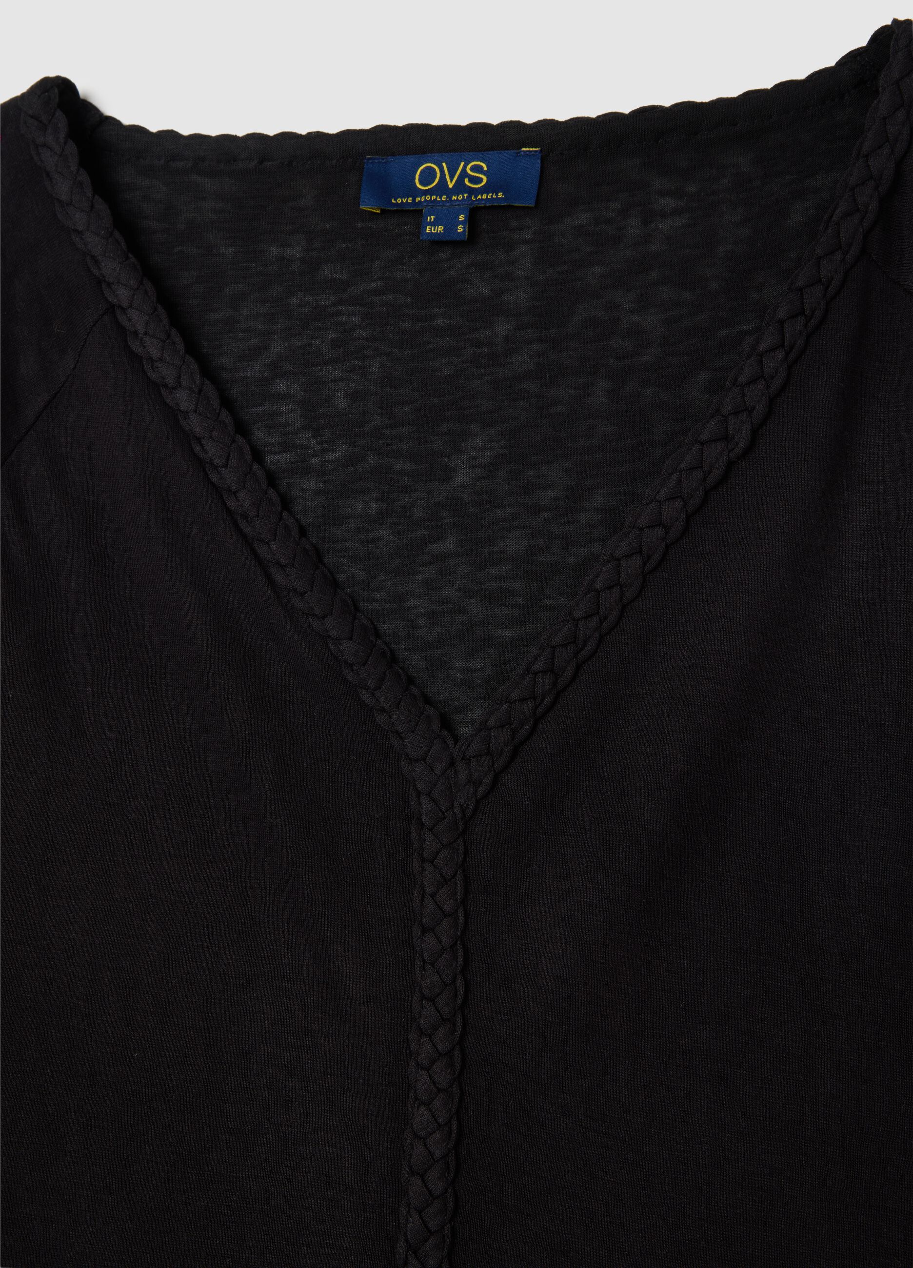 T-shirt da donna in misto viscosa nera regular fit con scollo rotondo