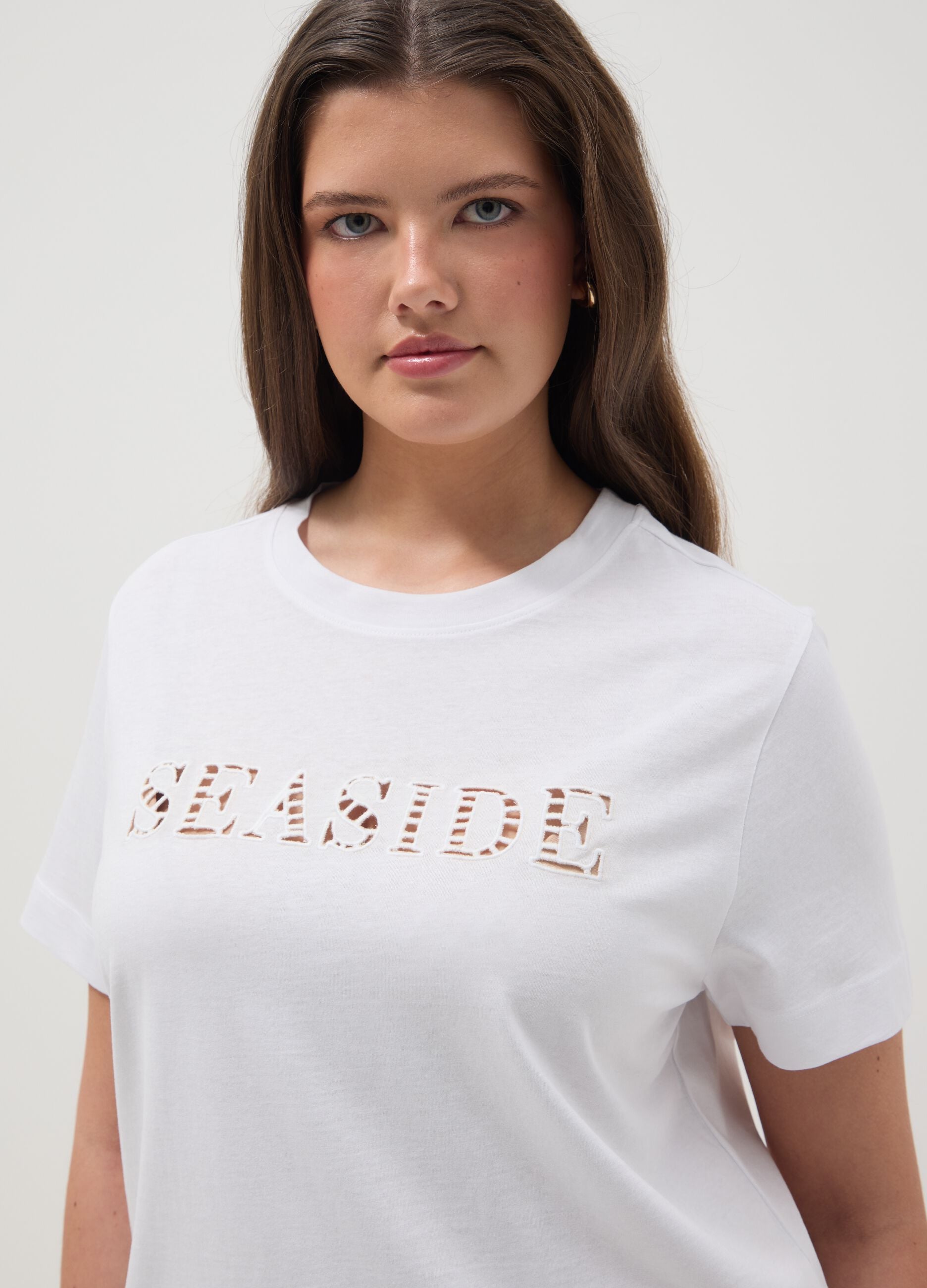 White pure cotton T-shirt with front print