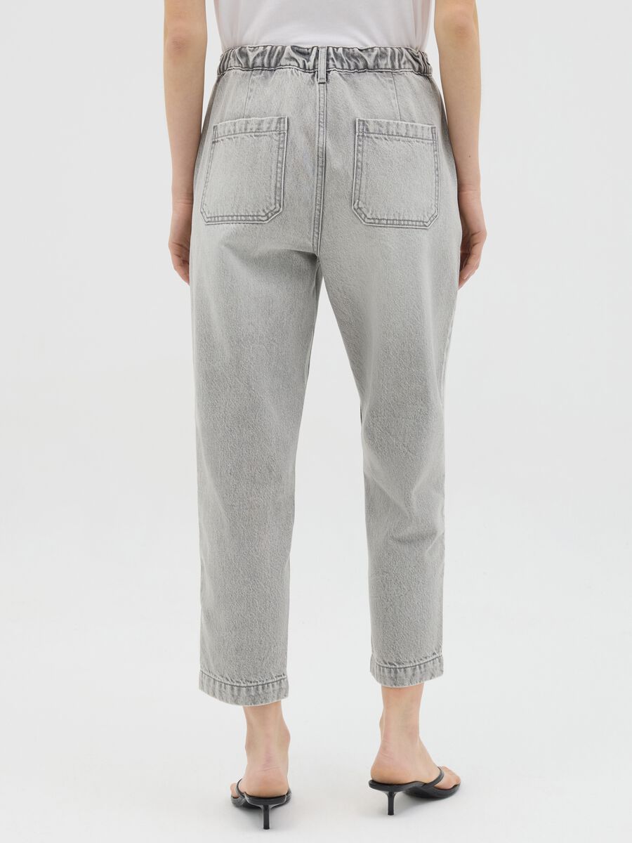 Grey carrot-fit jeans in cotton_3