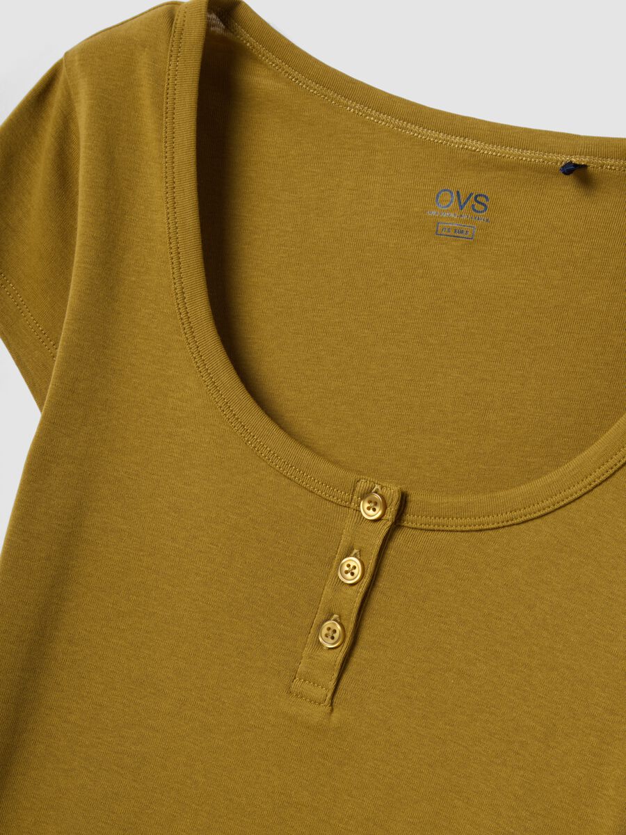 Yellow pure cotton regular fit T-shirt with deep henley neckline_5
