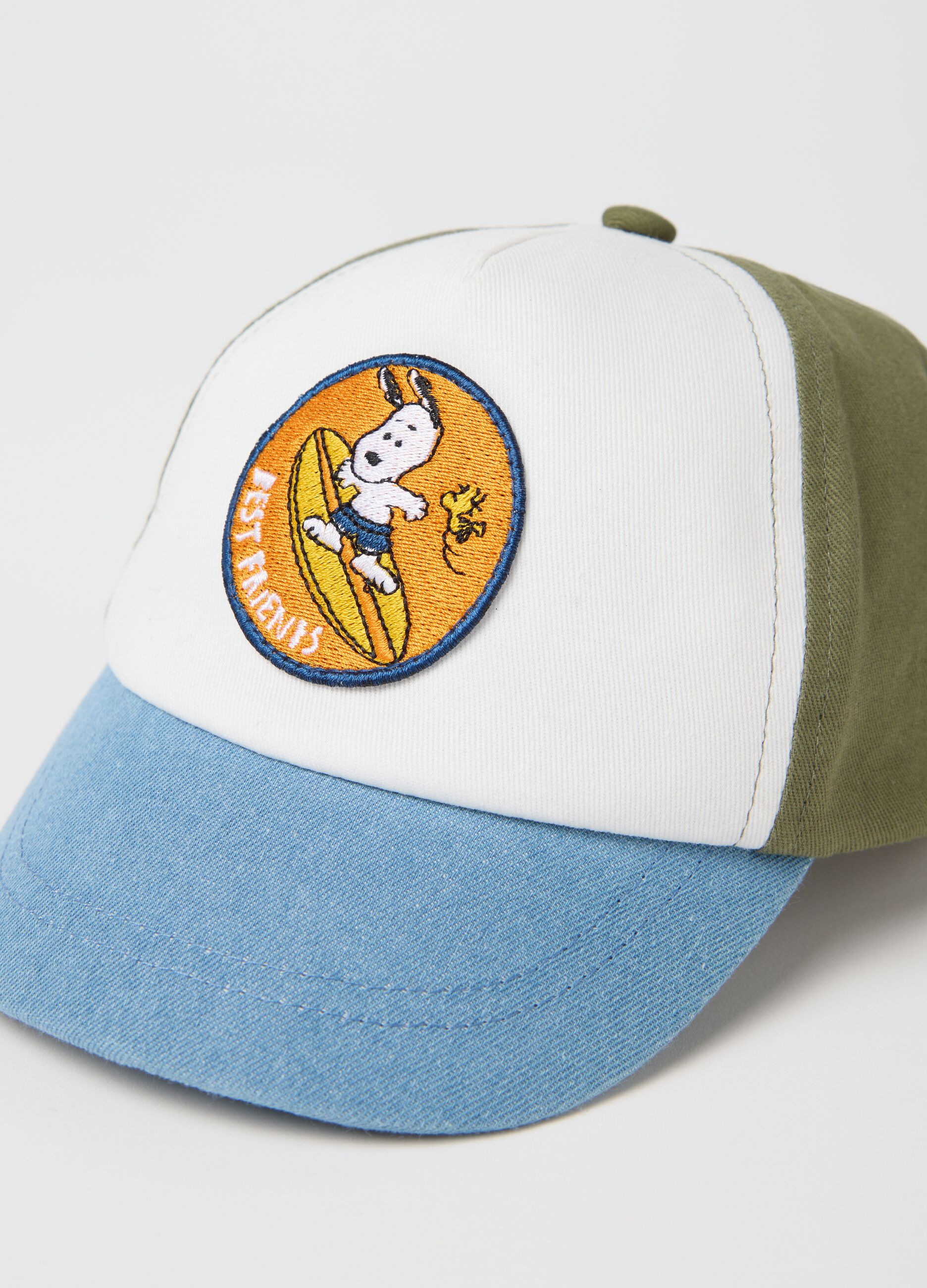 Multicoloured hat with Snoopy patch in cotton