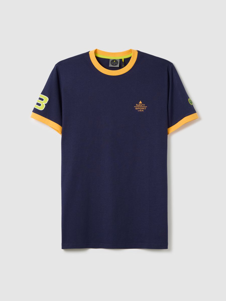 Blue T-shirt with short sleeves and orange details_4