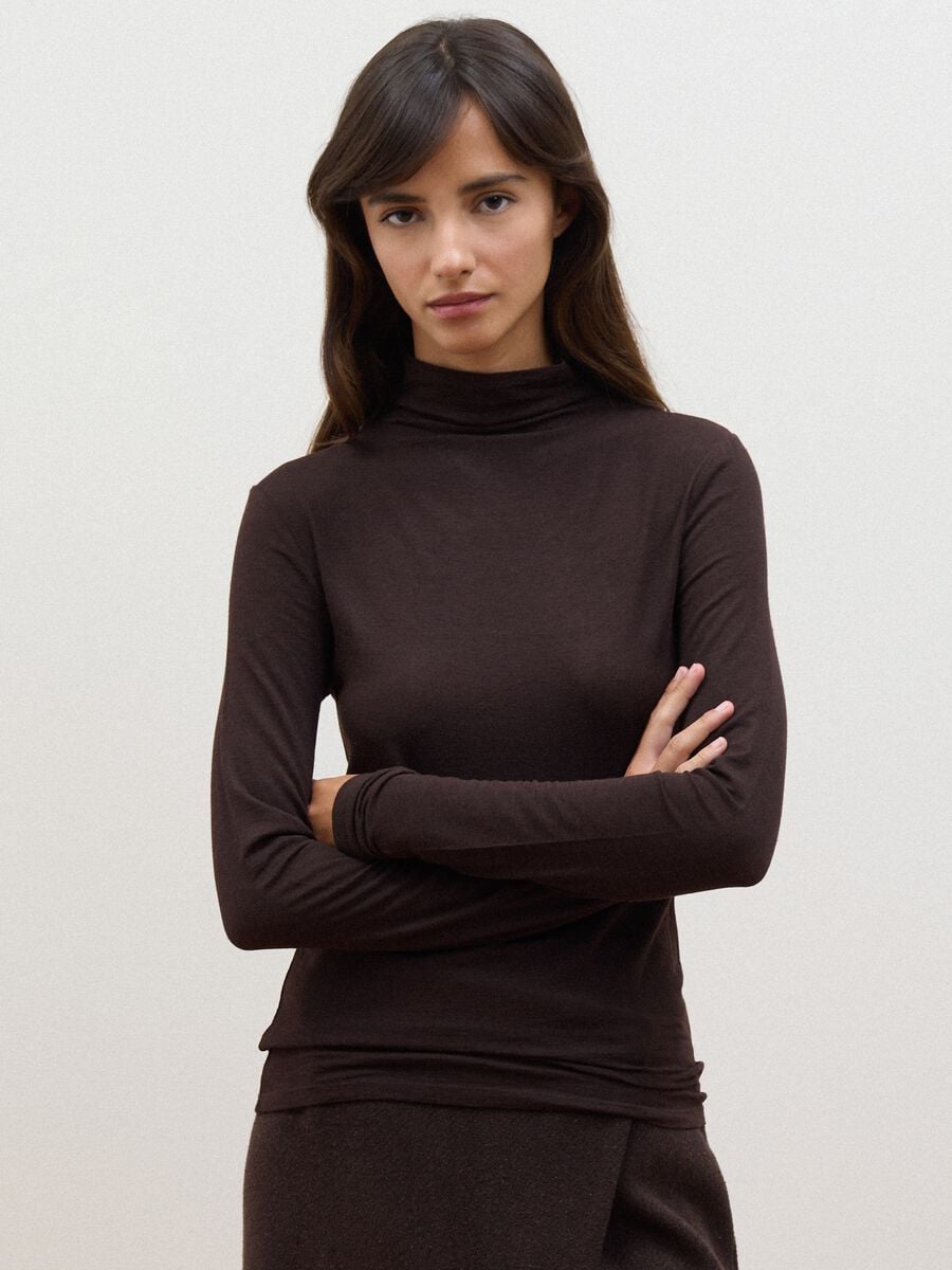 T-shirt marrone in modal e cashmere elasticizzato regular fit_1