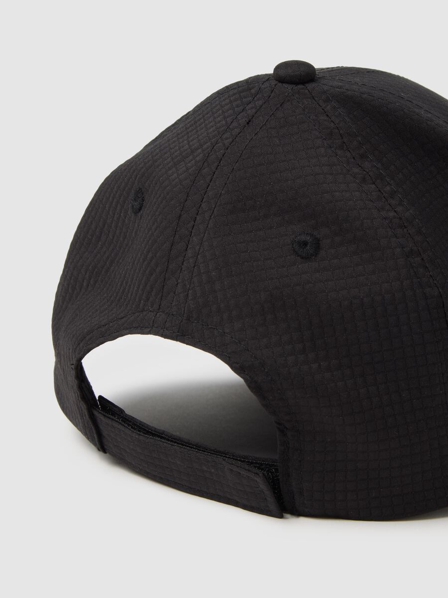 Black hat with comfortable fit_2