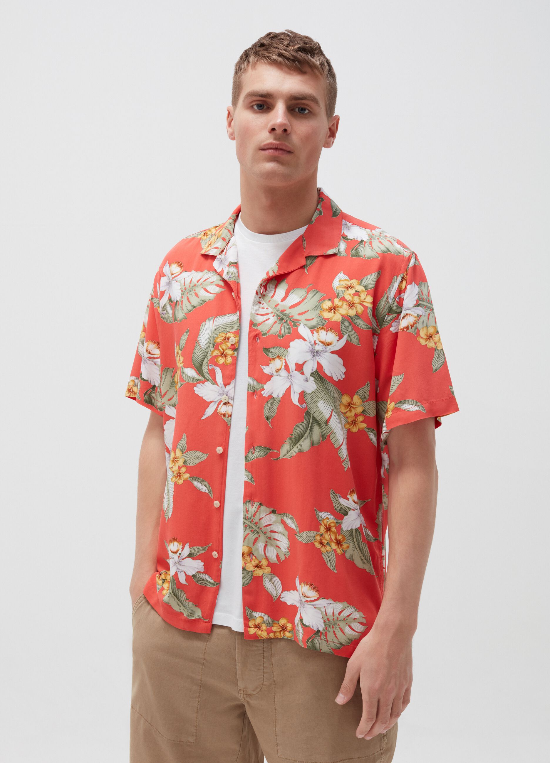 Camicia a maniche corte fantasia fiori tropicali_0