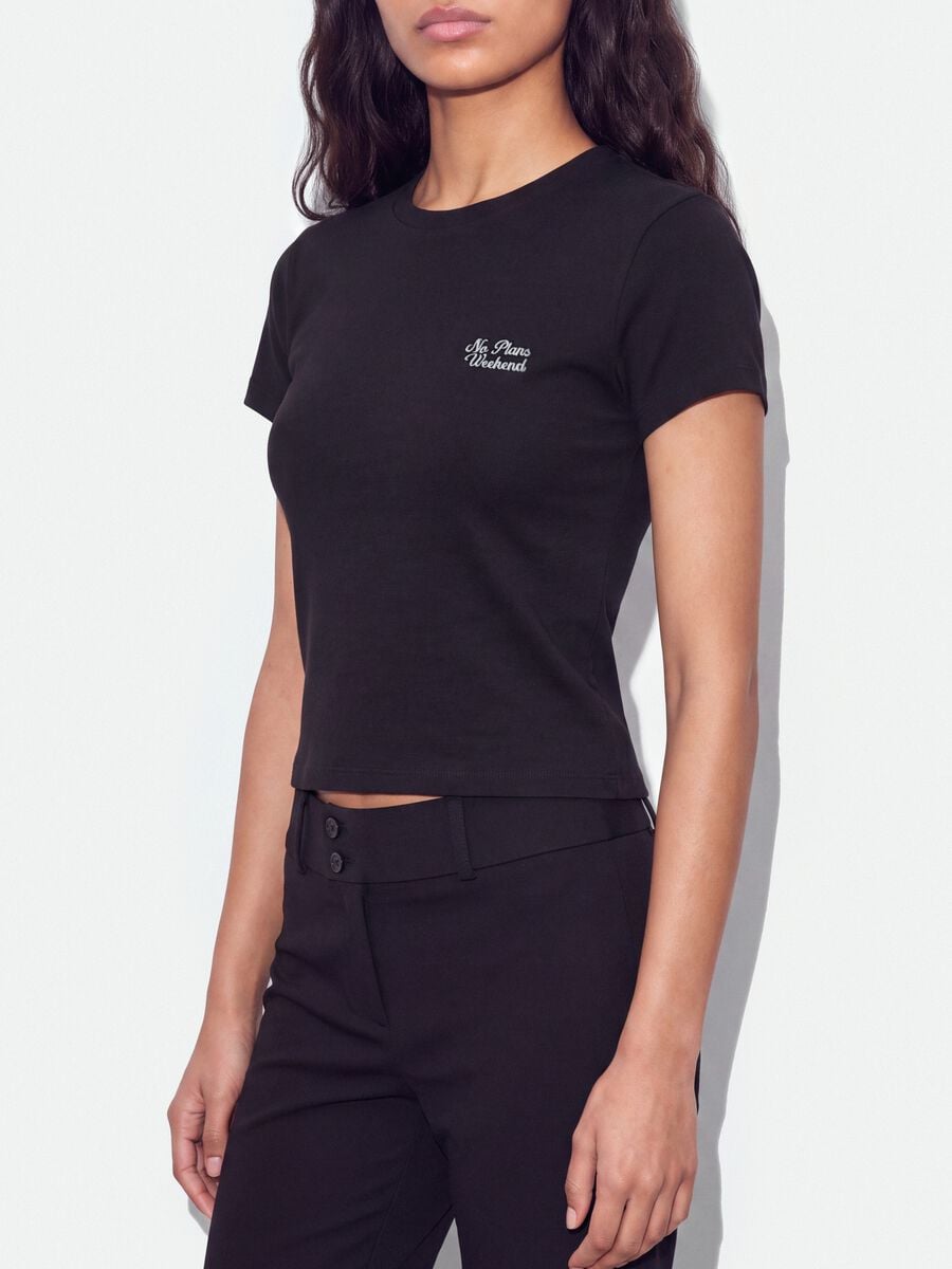 T-shirt crop nera in puro cotone a girocollo con stampa_3