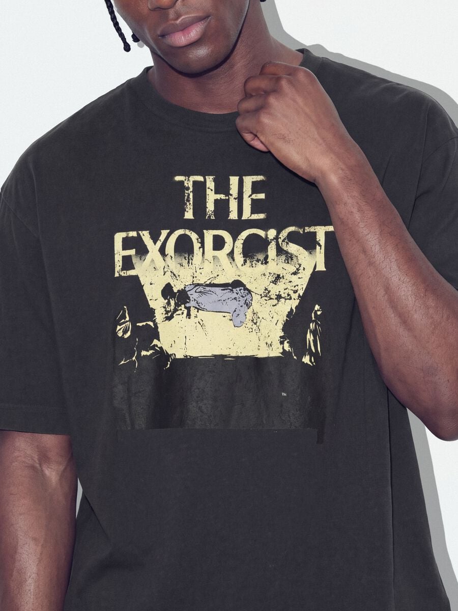 T-shirt grigia crop in puro cotone con stampa "The Exorcist" regular fit_2