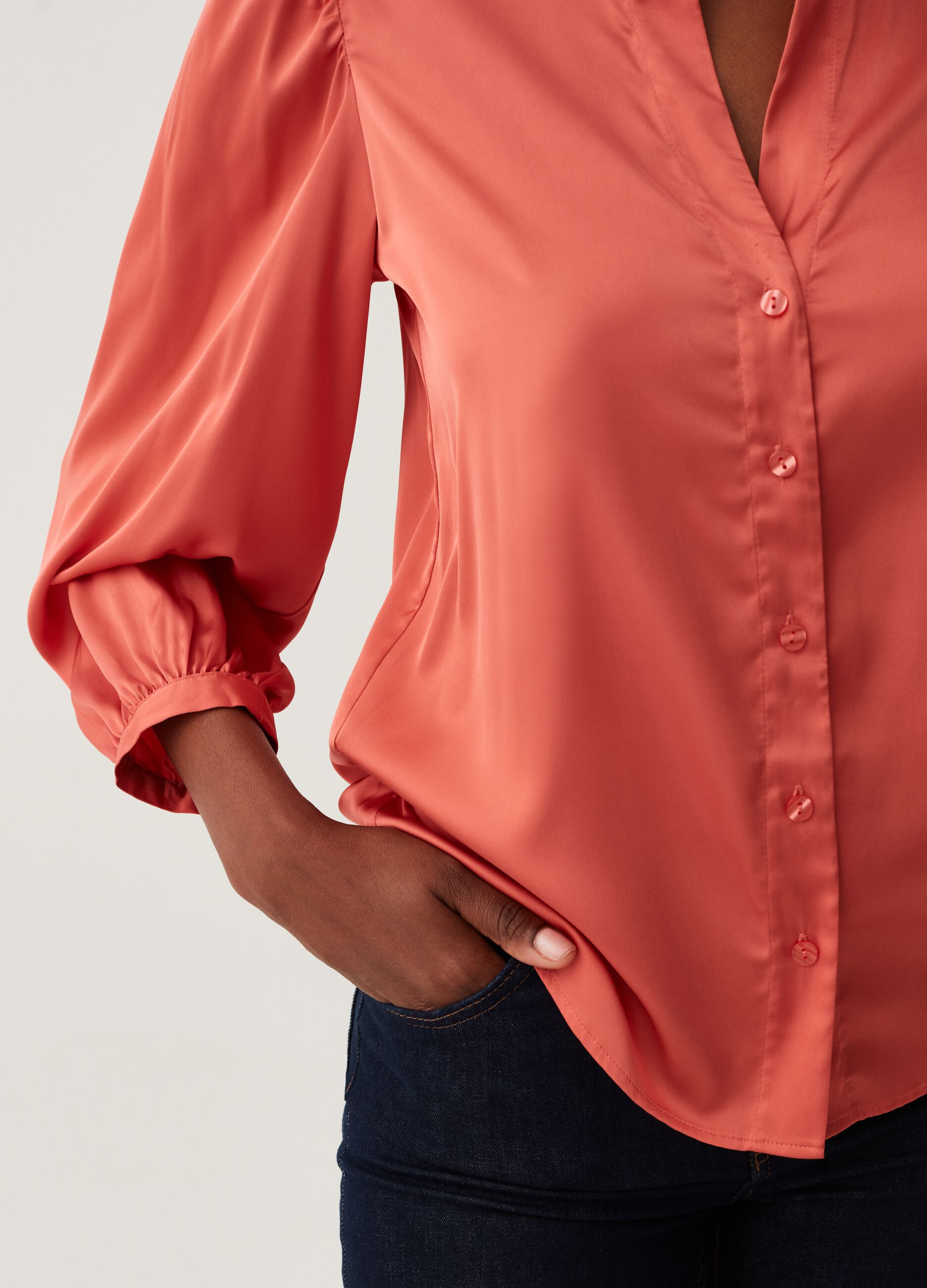 Camicia in satin con collo alla coreana_3