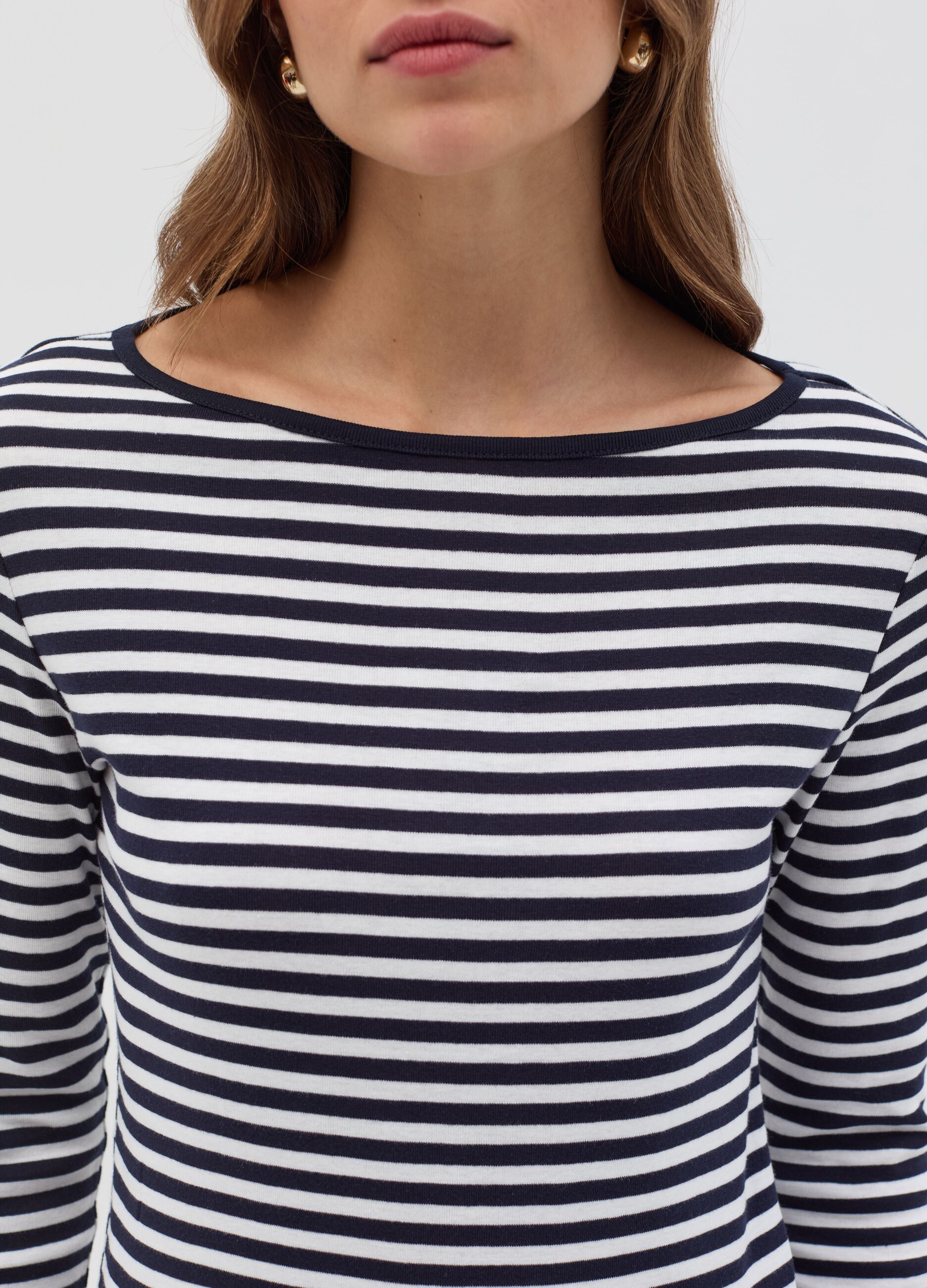 T-shirt a righe con maniche lunghe
