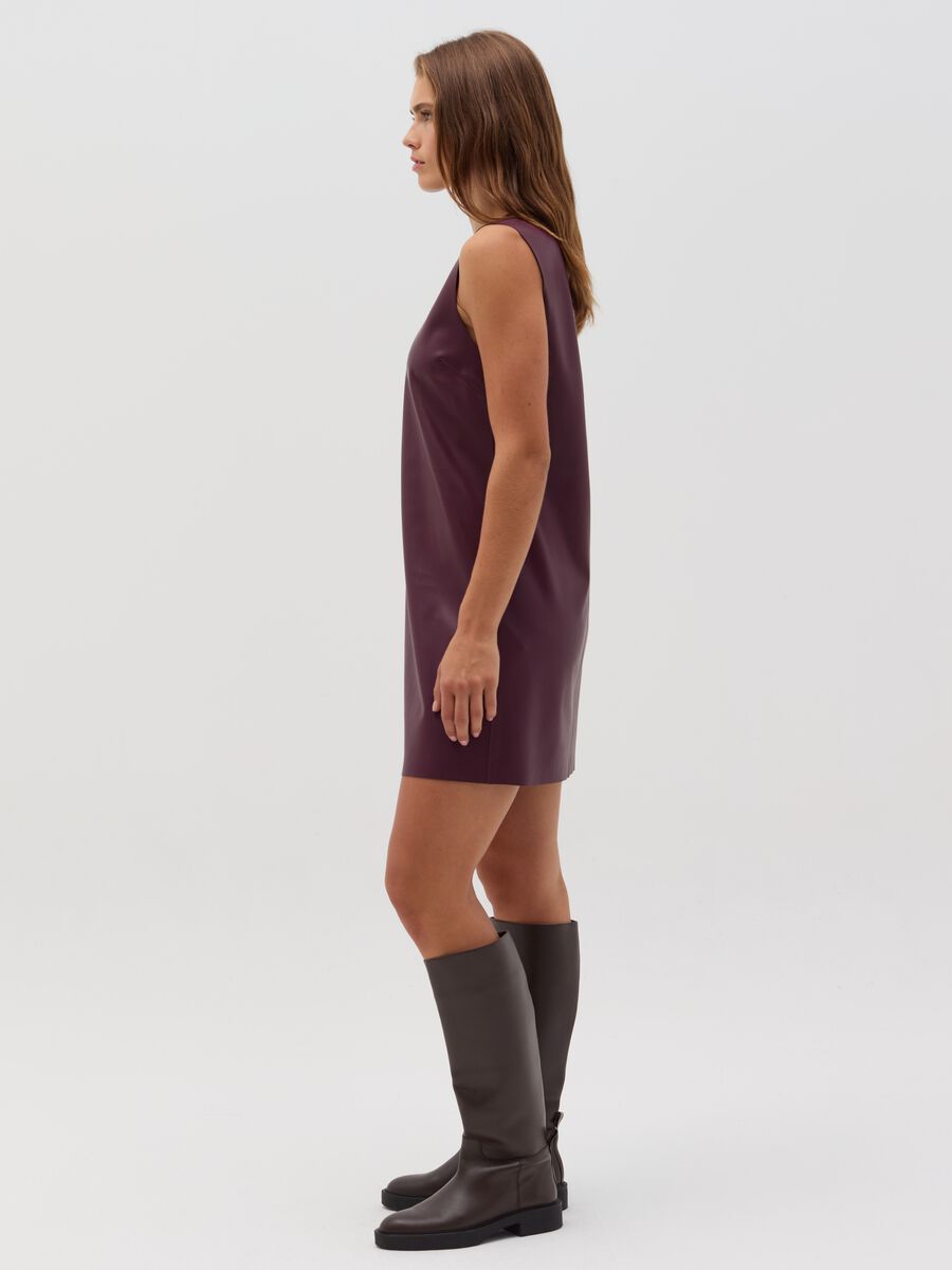 Vestito corto smanicato effetto lucido_1