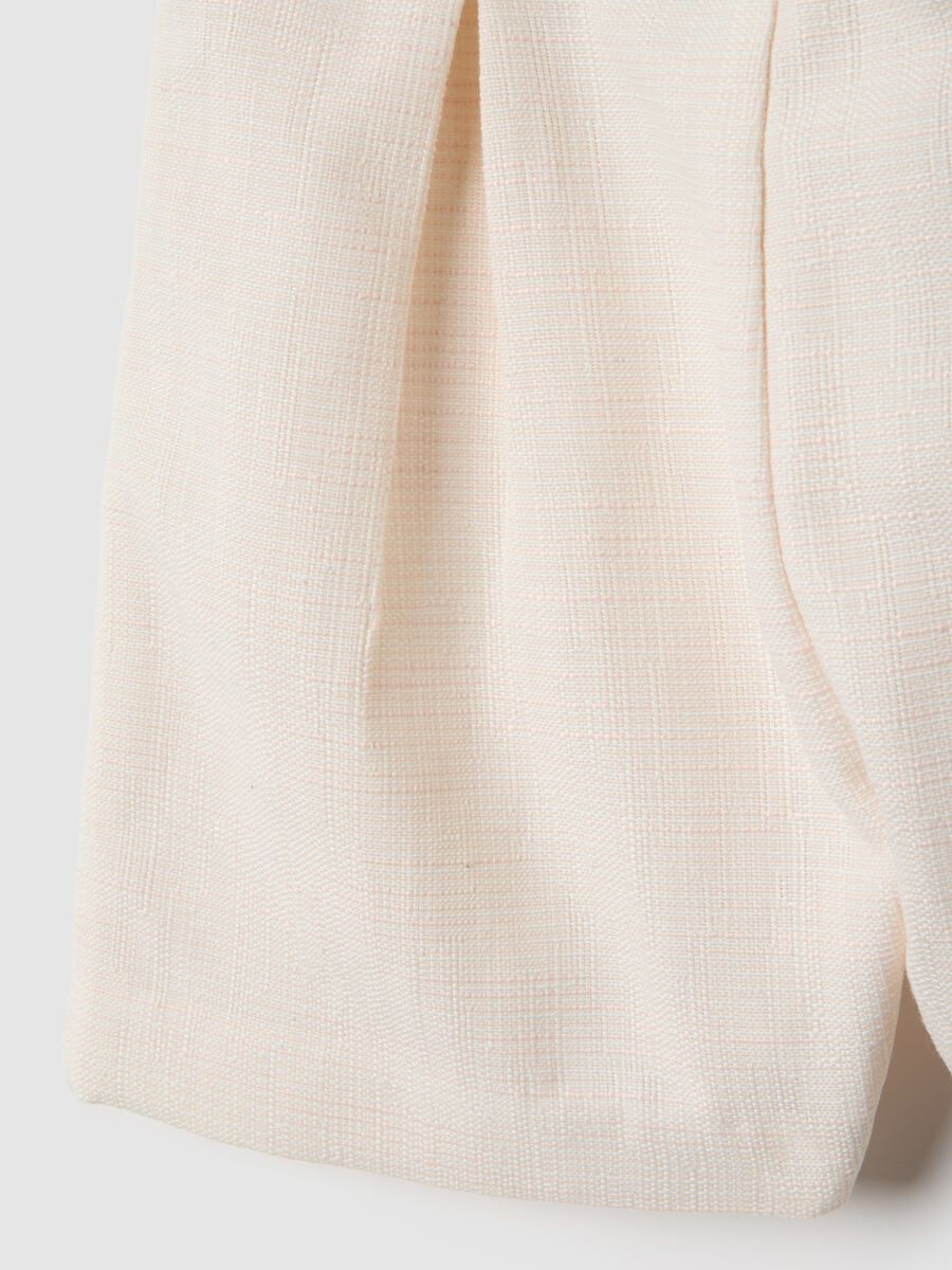 Beige wide-leg girls' shorts with pleated details_3