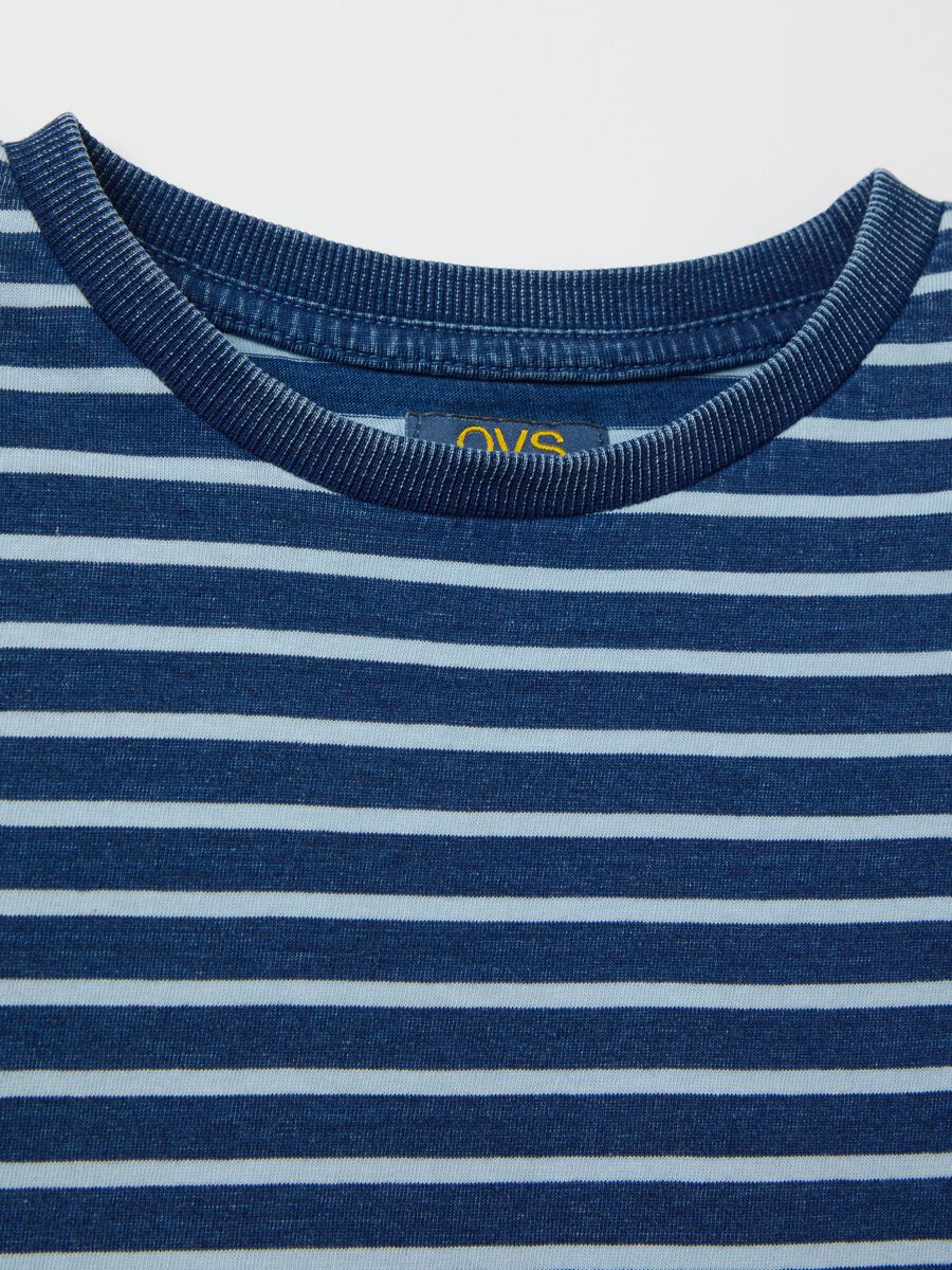 T-shirt with striped pattern_3