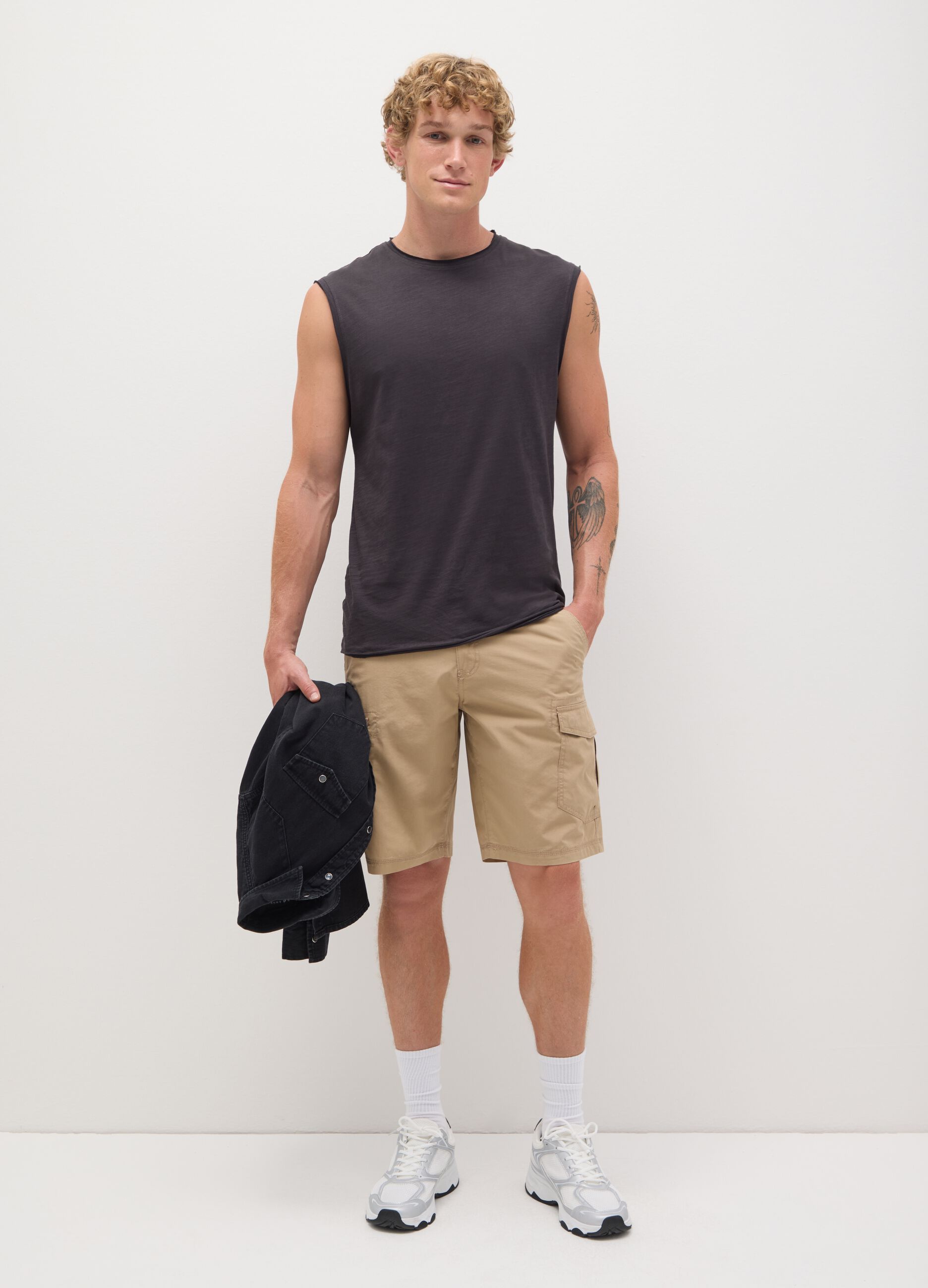 Men's beige pure cotton cargo shorts, regular fit with pockets