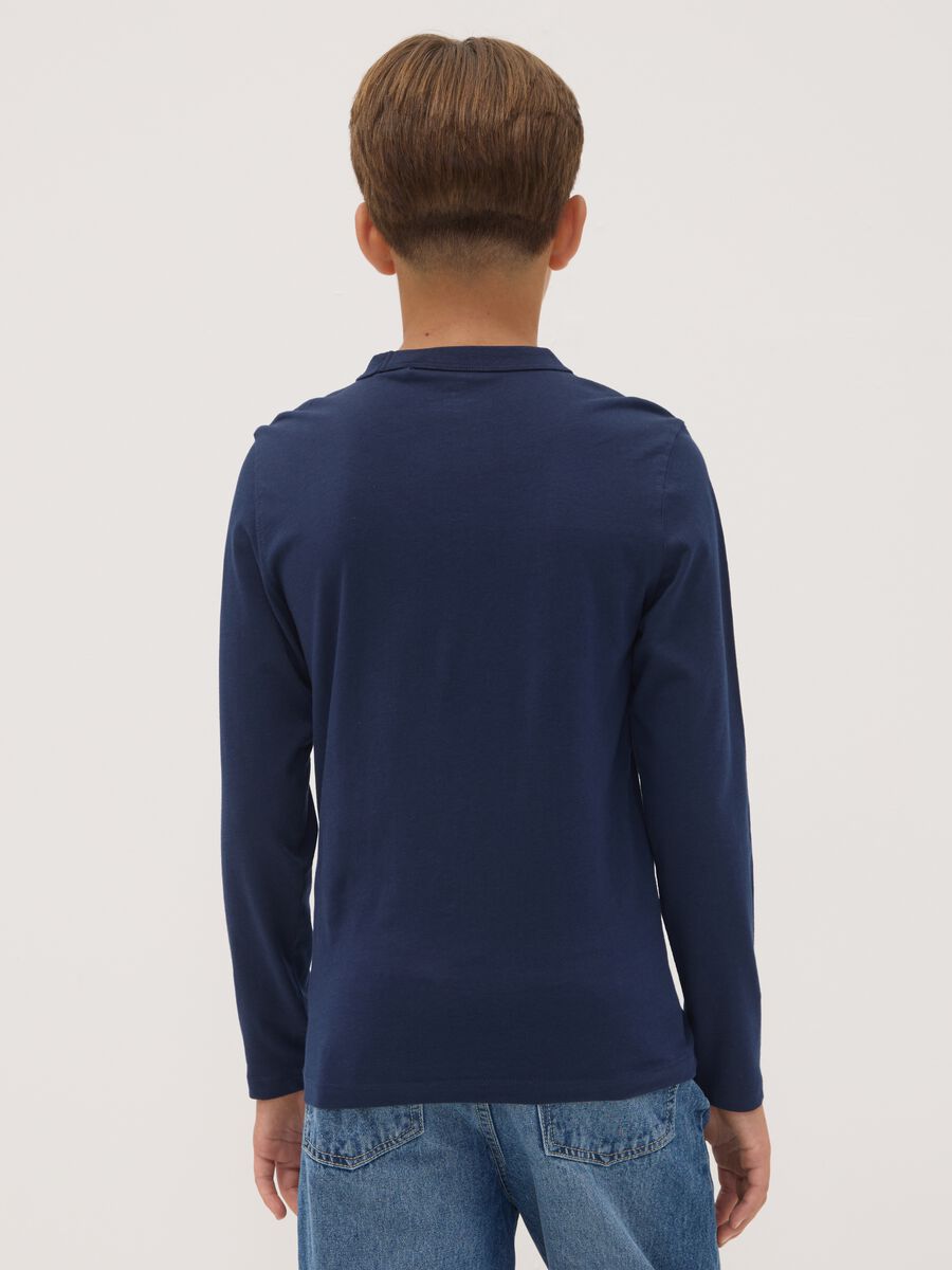 T-shirt blu in puro cotone organico con stampa college_2