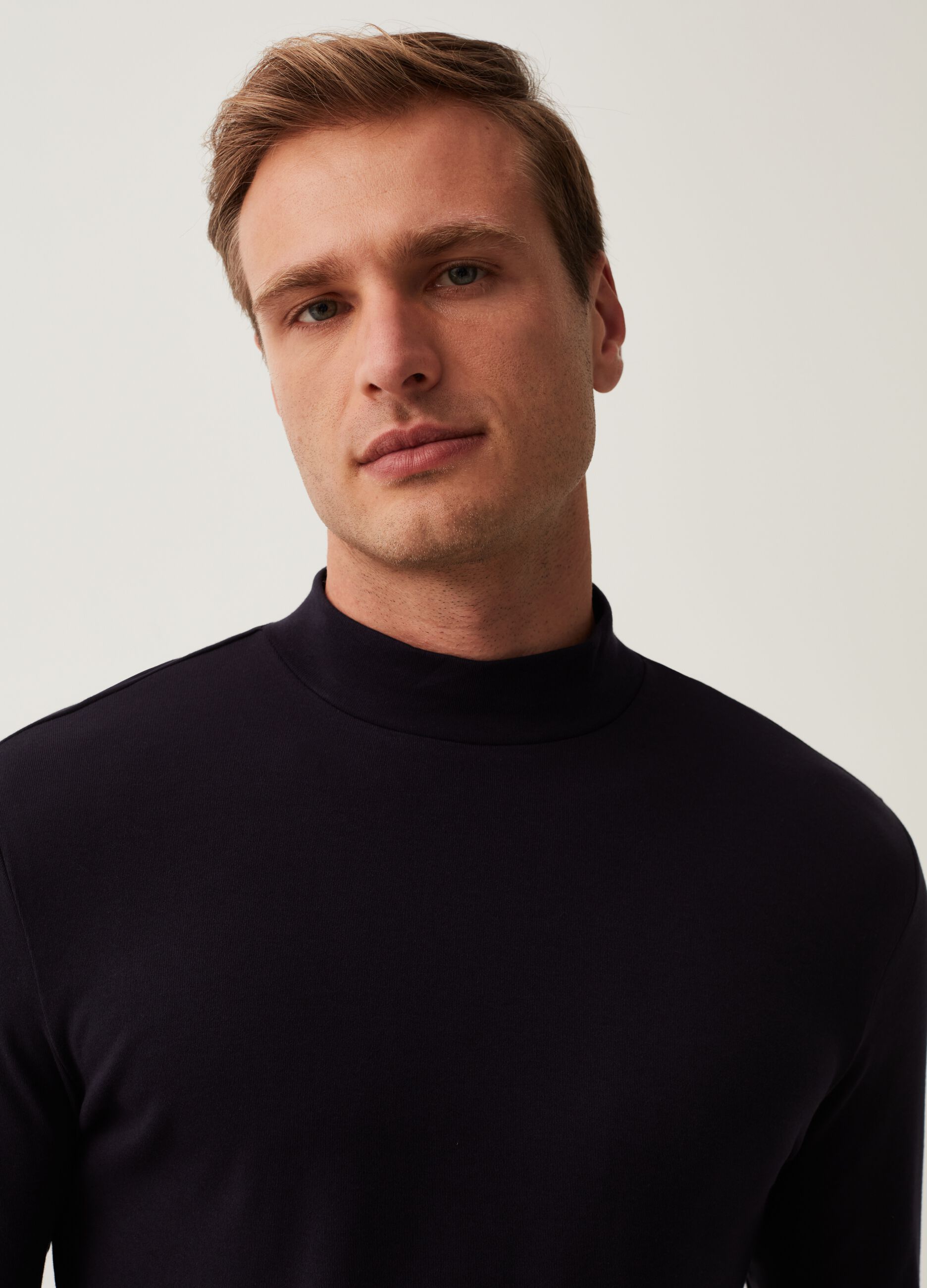 T-shirt a maniche lunghe mock neck_0