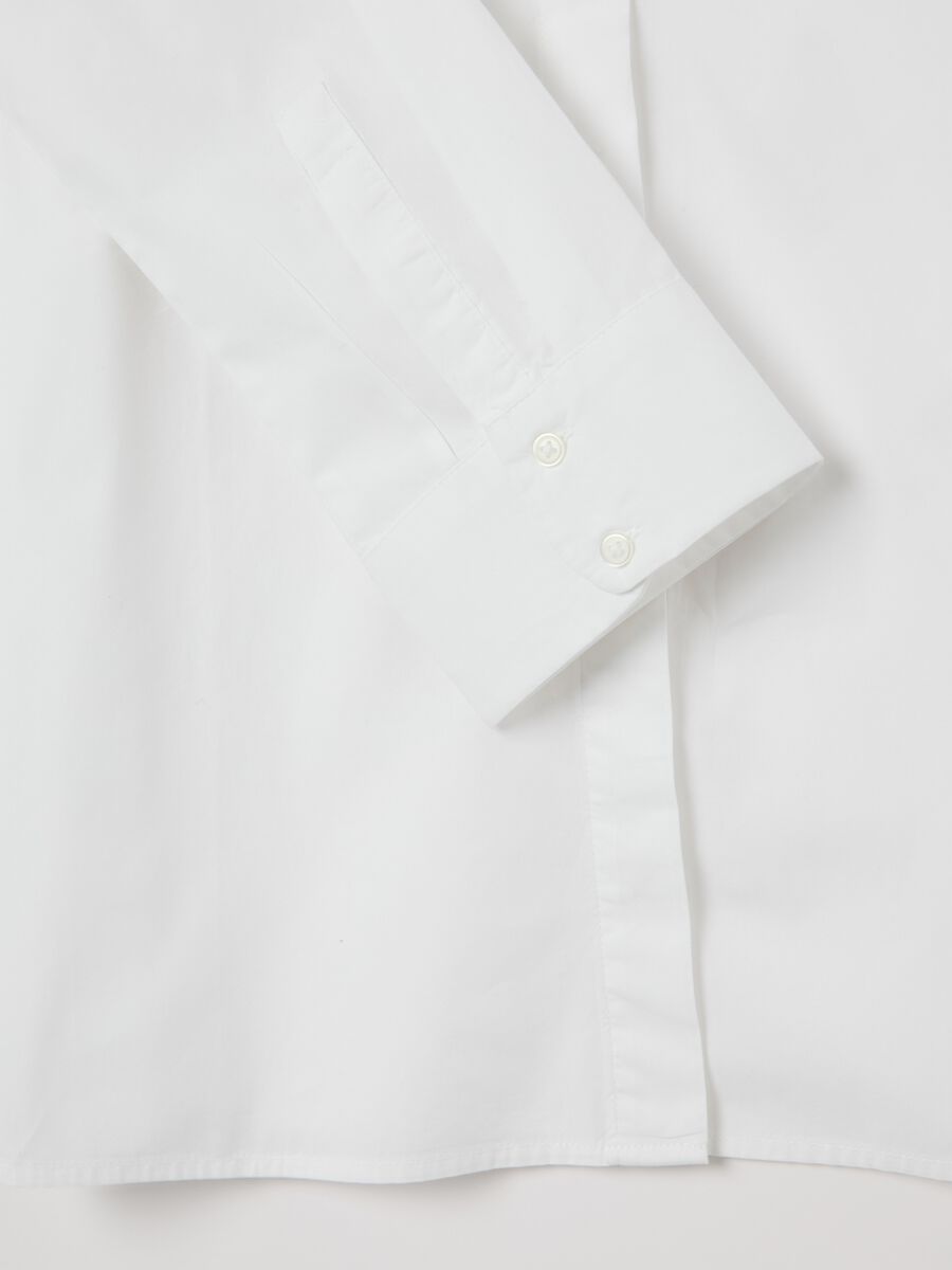 White shirt with three-quarter-length sleeves_5