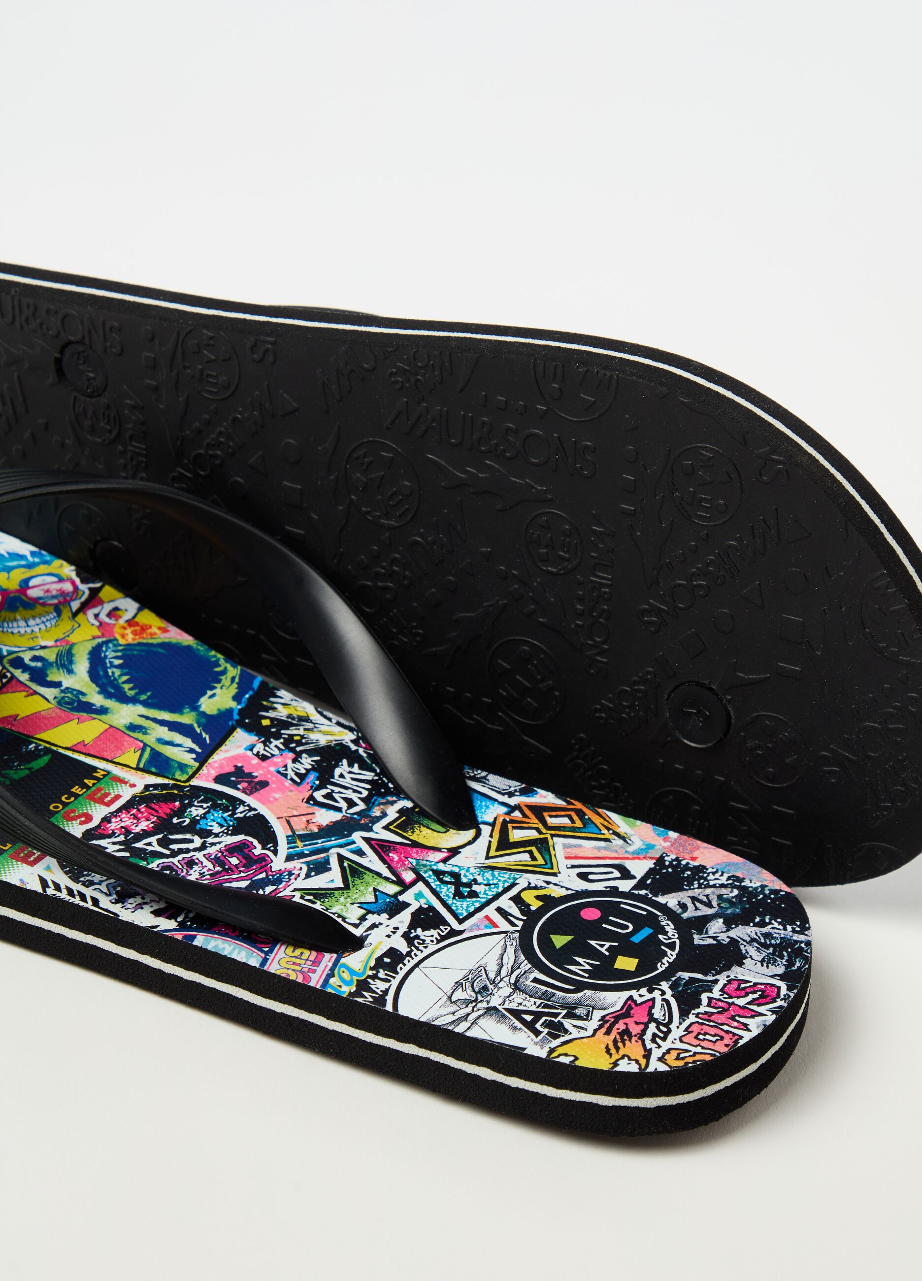 Thong sandals with graffiti-style print