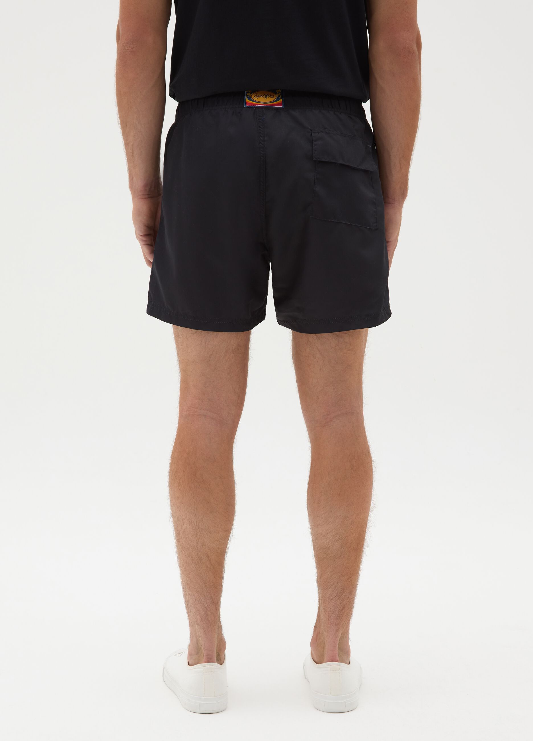 Shorts da uomo in nero con stampa Pokémon