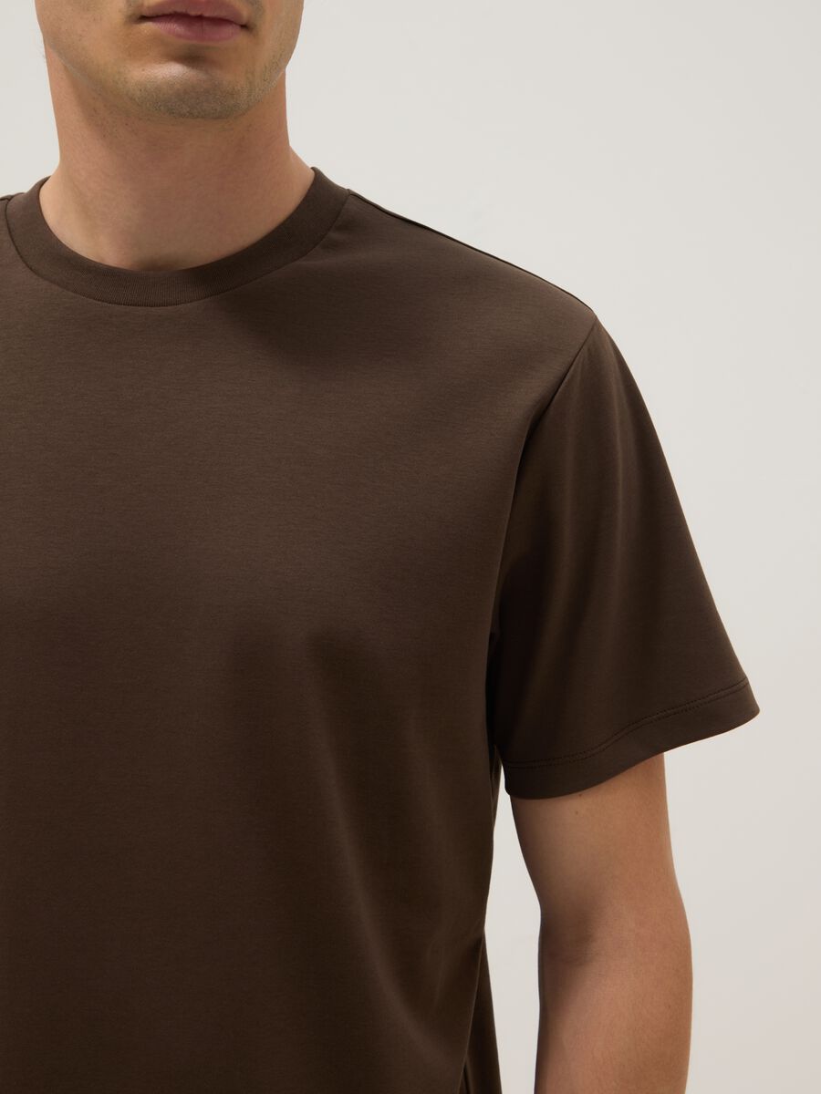 Brown regular fit crew neck T-shirt in pure cotton_3