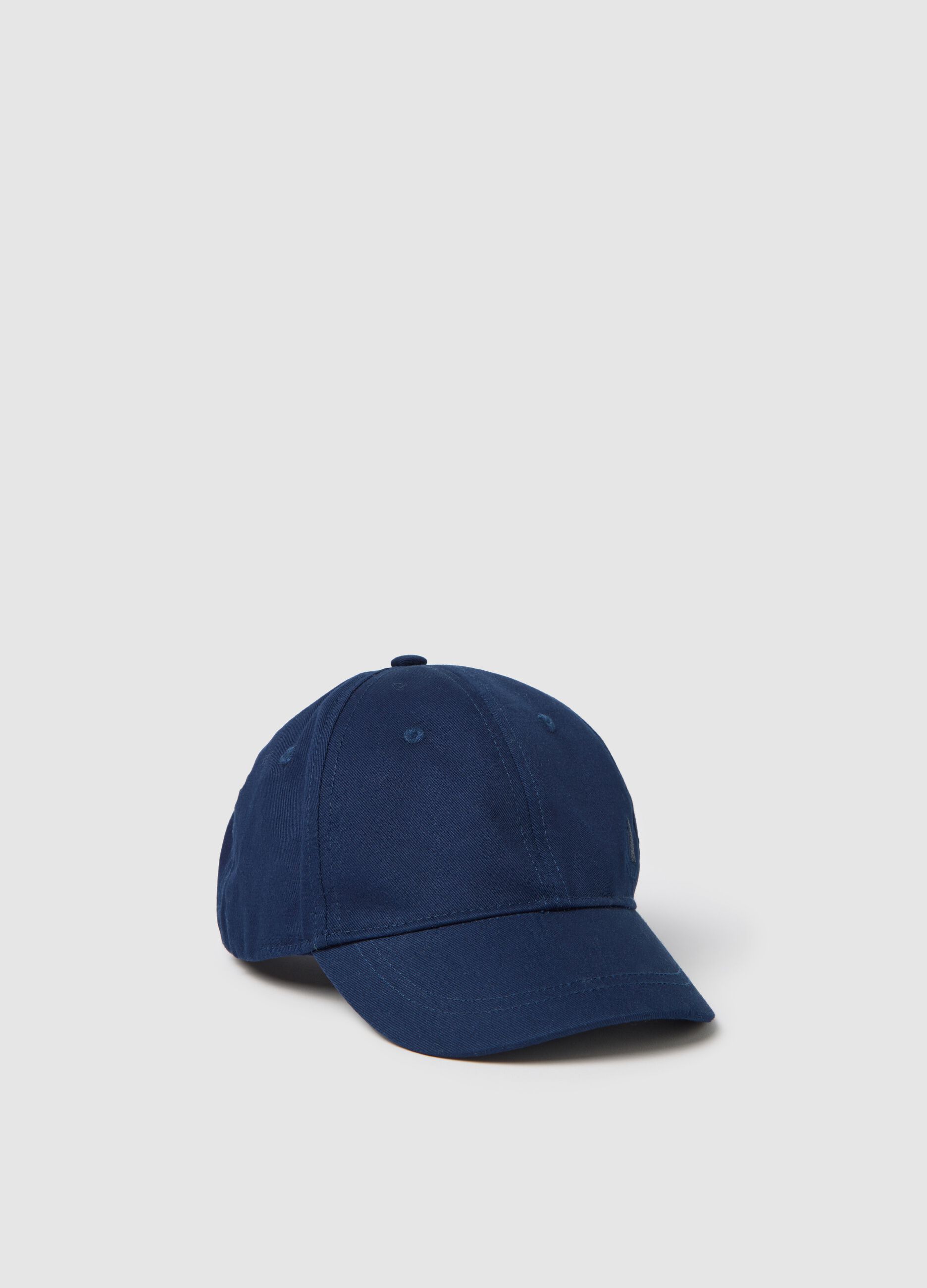 Babies’ hat in 100% blue cotton