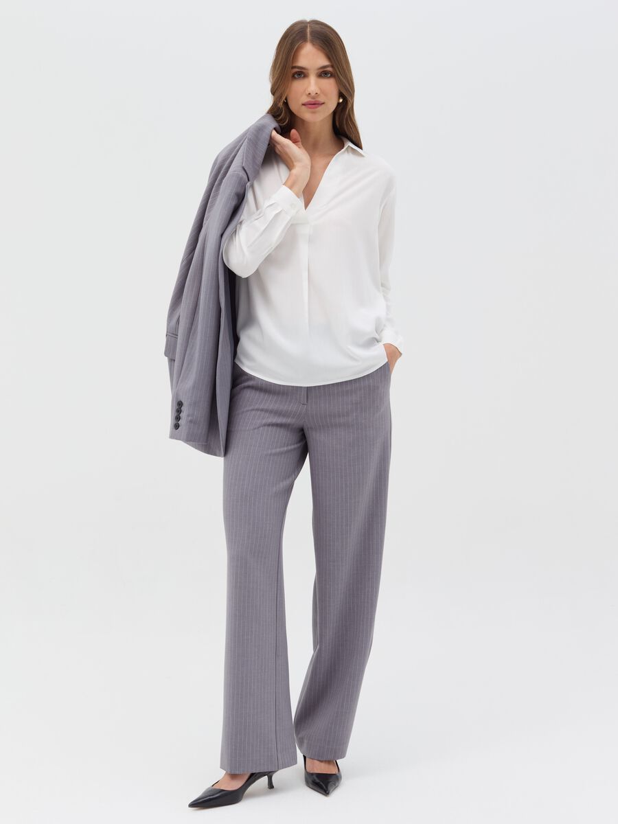 Viscose blouse with V neck_1
